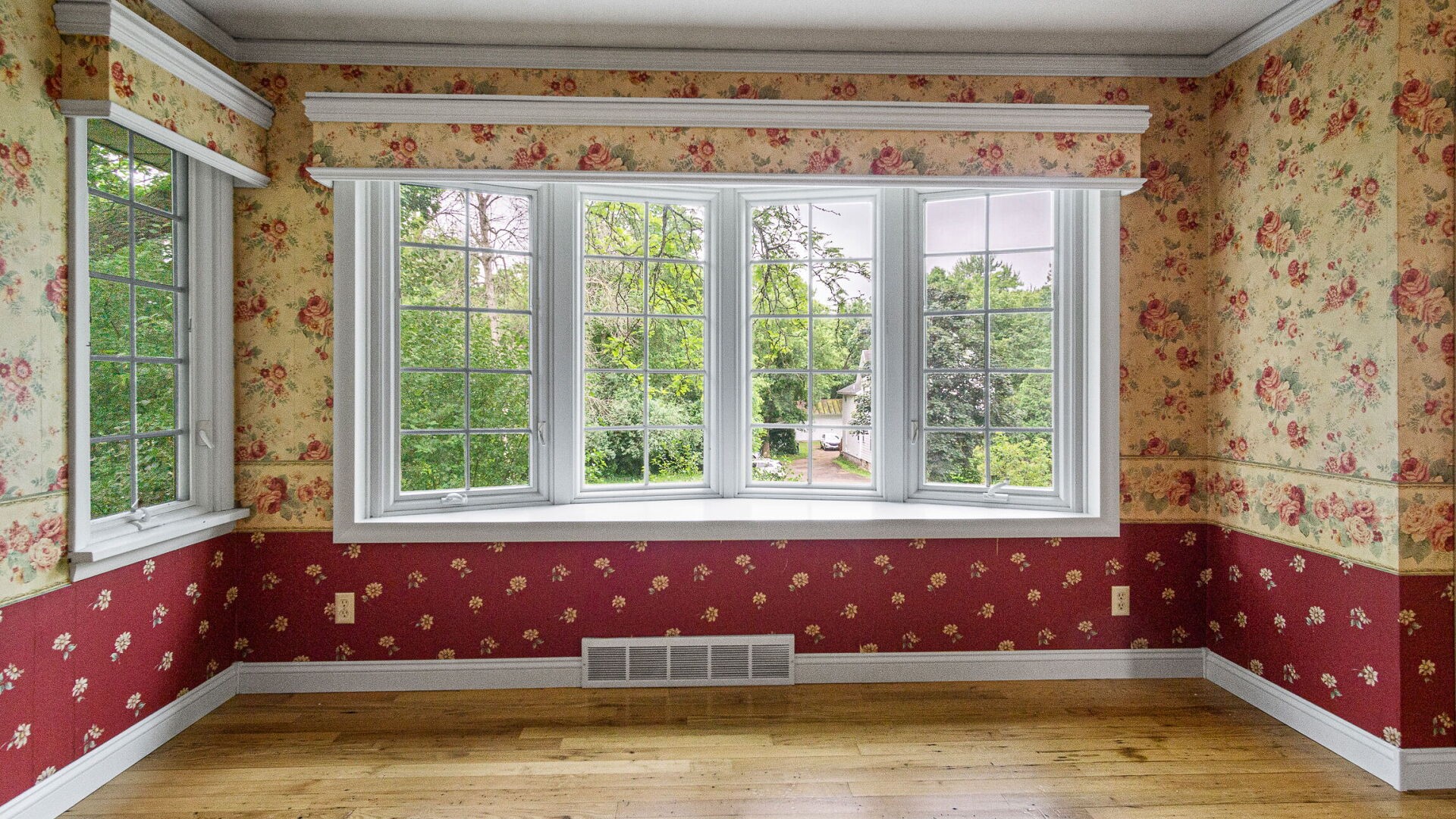 422 W Central Street Property Photo 48