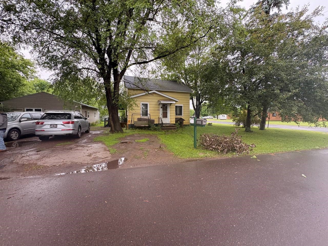 1002 Cora Avenue Property Photo 1