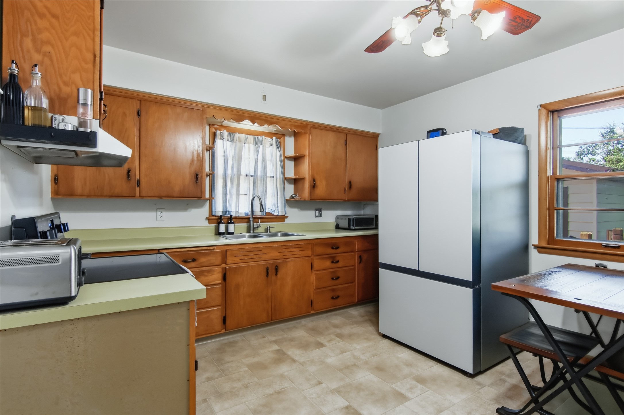 484 A Street Property Photo 7