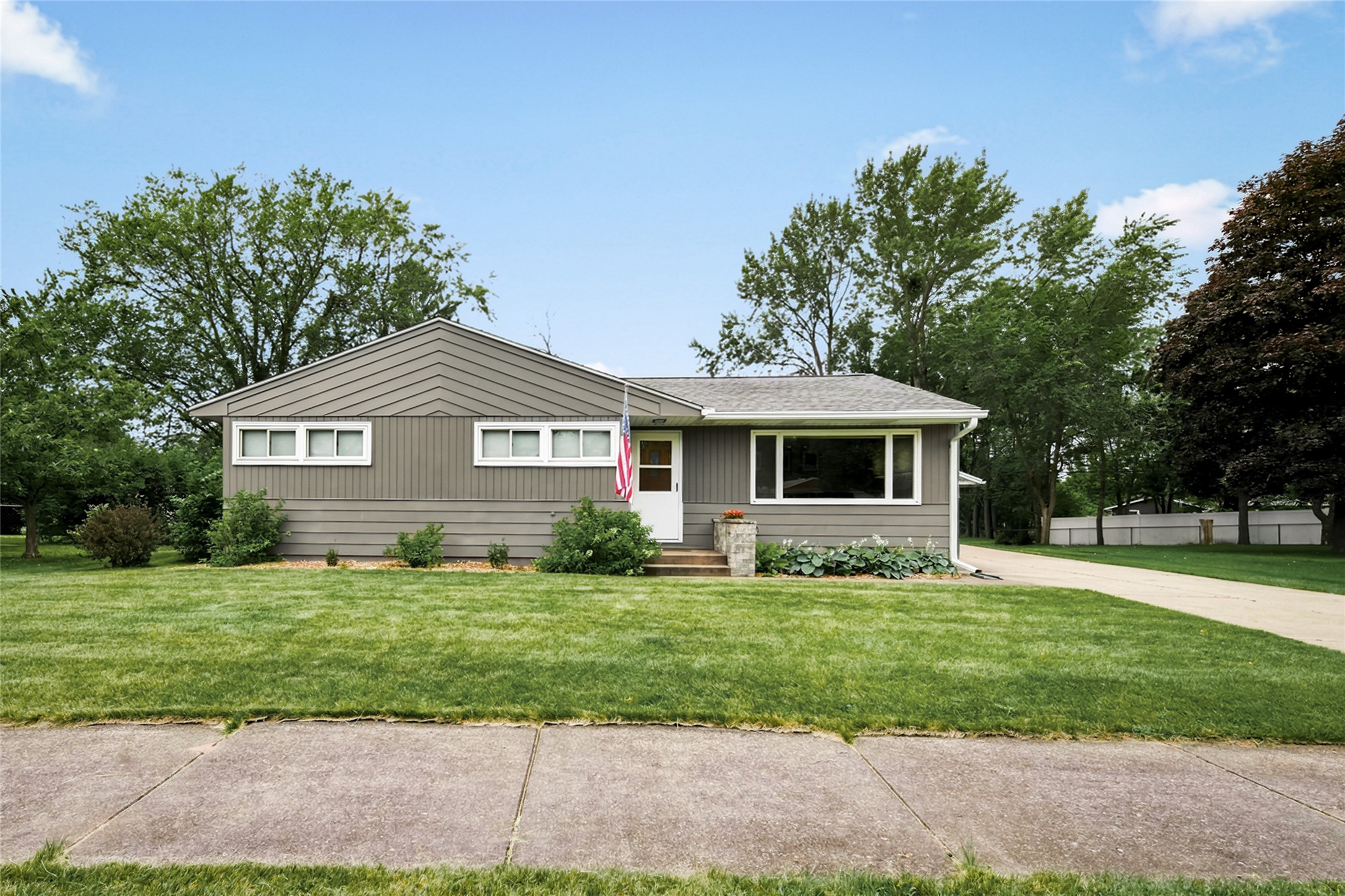 1602 Drury Court Property Photo 1