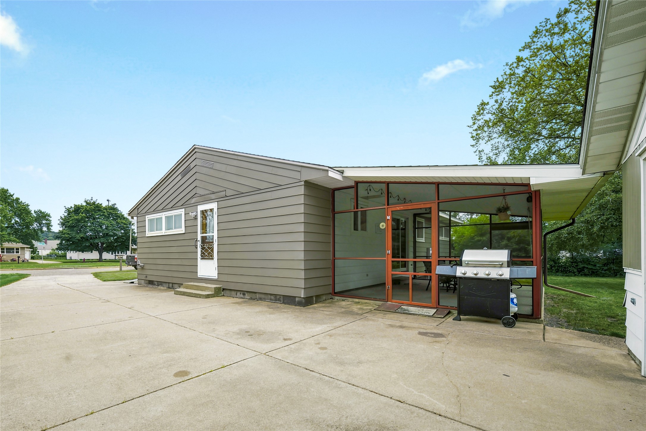 1602 Drury Court Property Photo 4