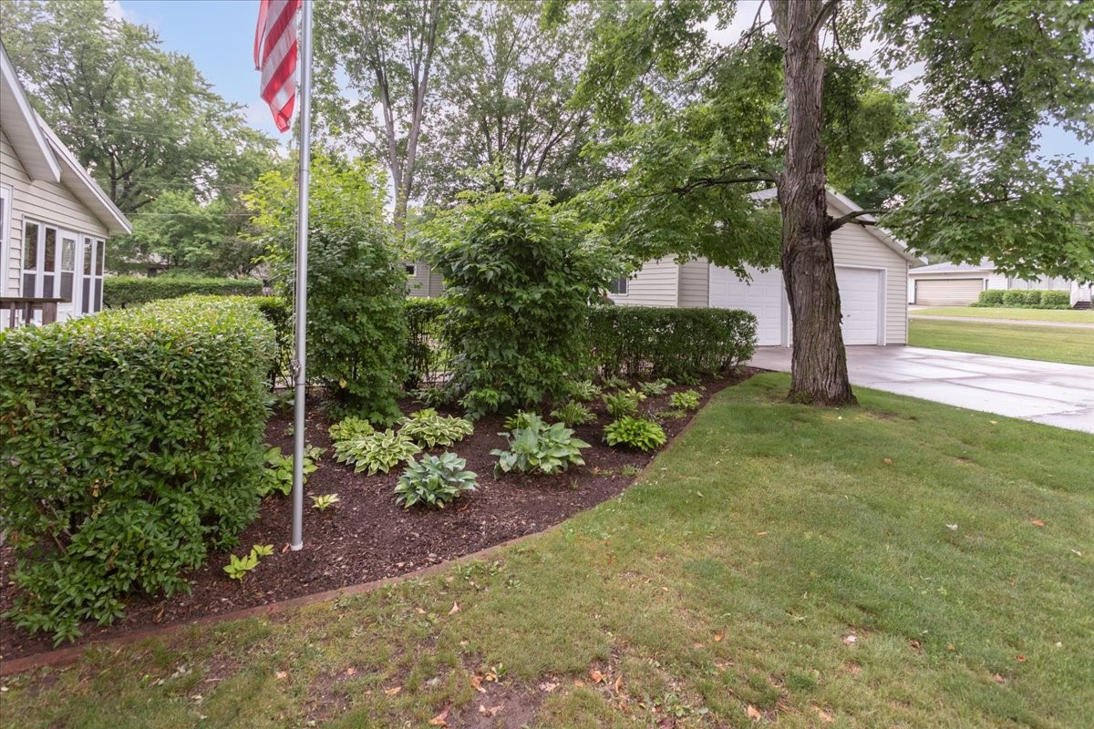 2216 3rd Street E Property Photo 3