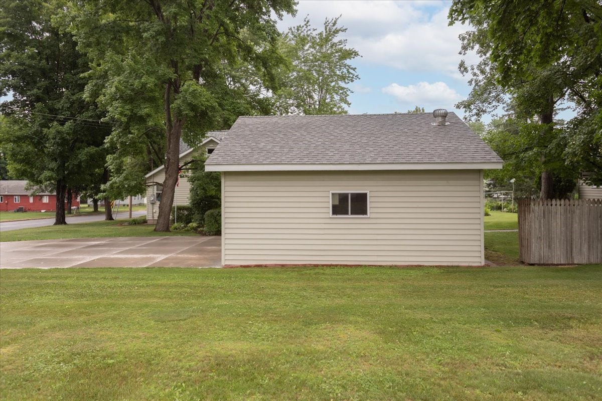 2216 3rd Street E Property Photo 48