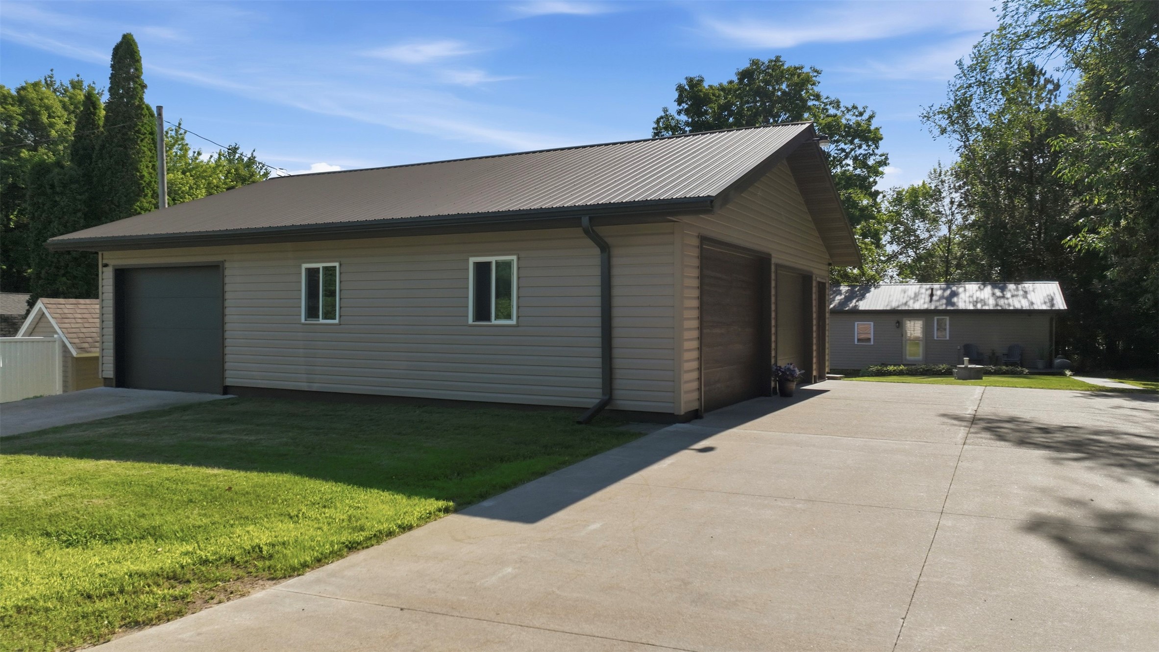 22007 175th Street Property Photo 4