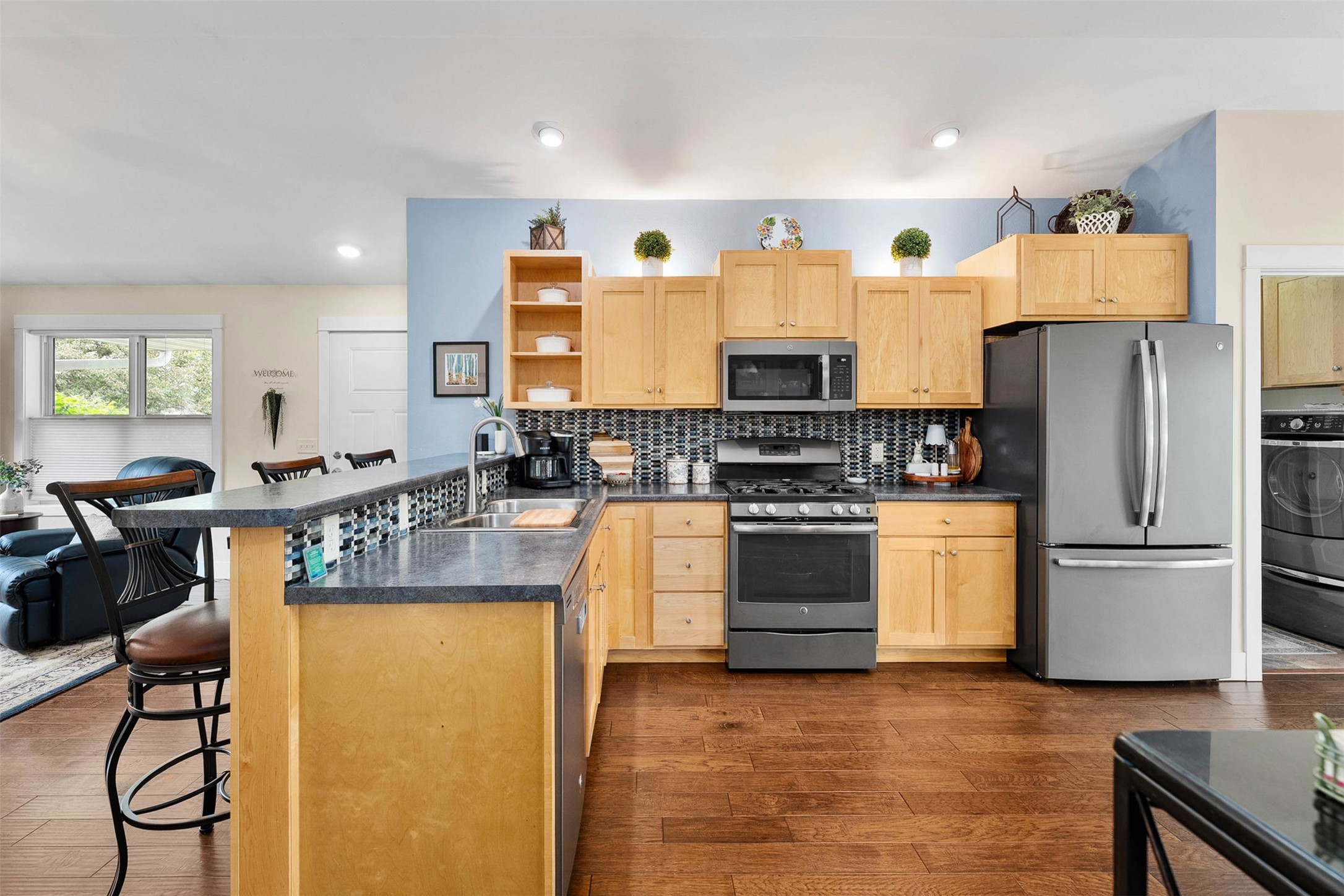 1715 E Clairemont Avenue Property Photo 11