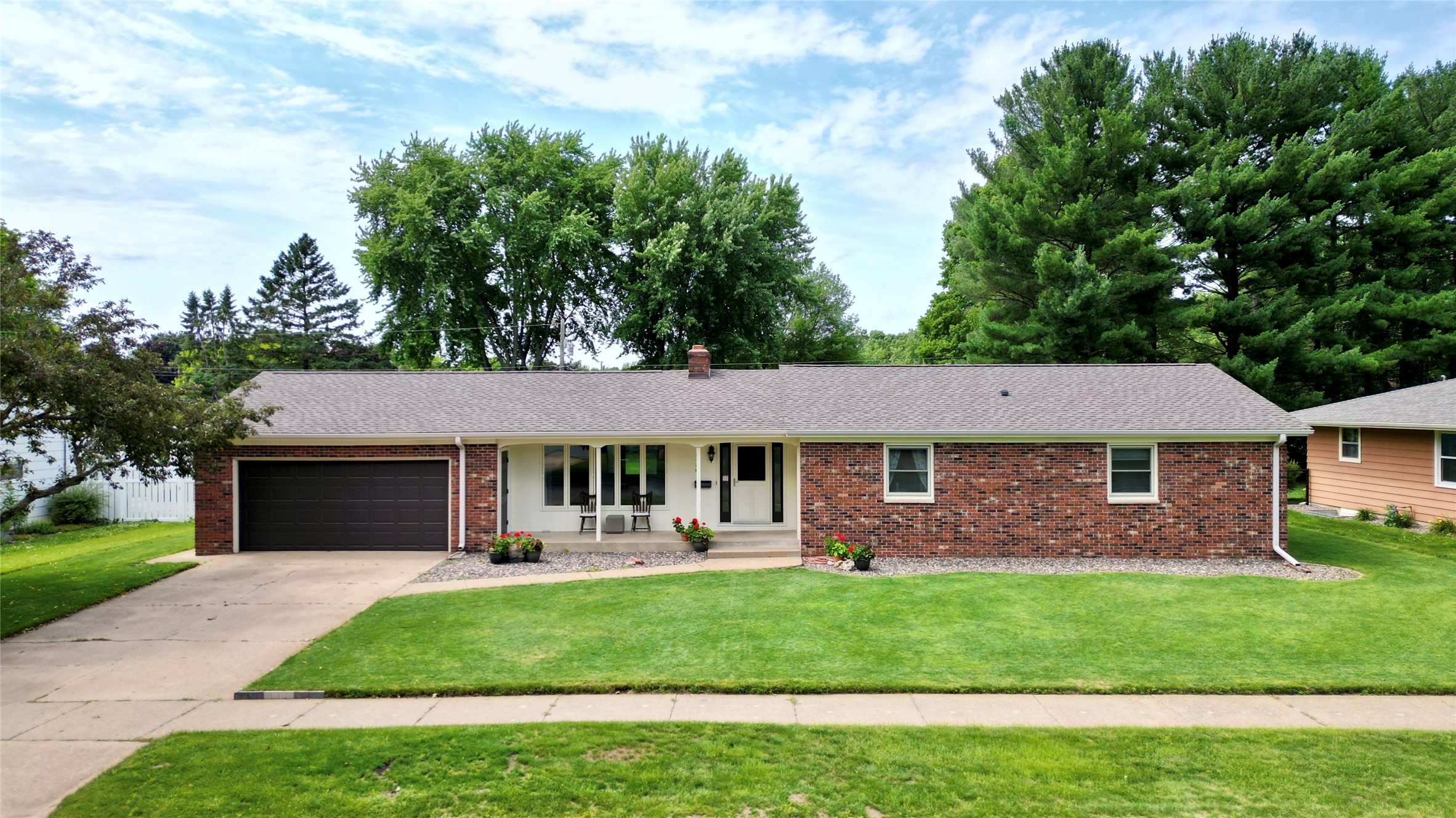 1126 E Fillmore Avenue Property Photo 1