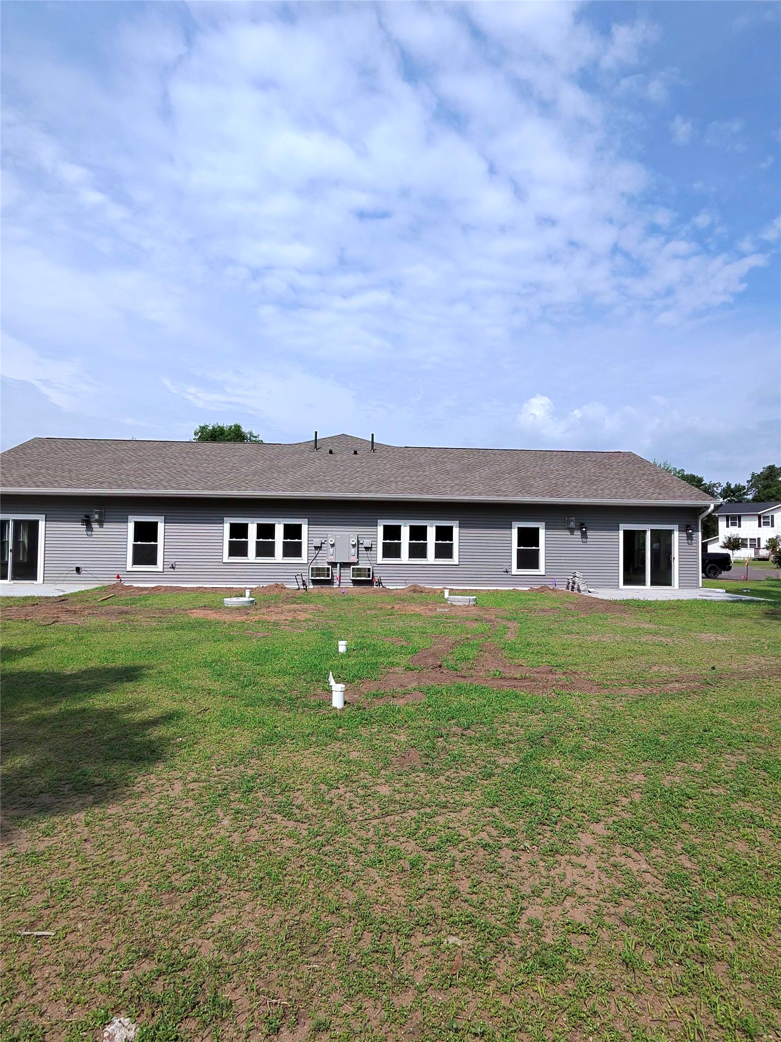 15832 Laura Drive B Property Photo 4