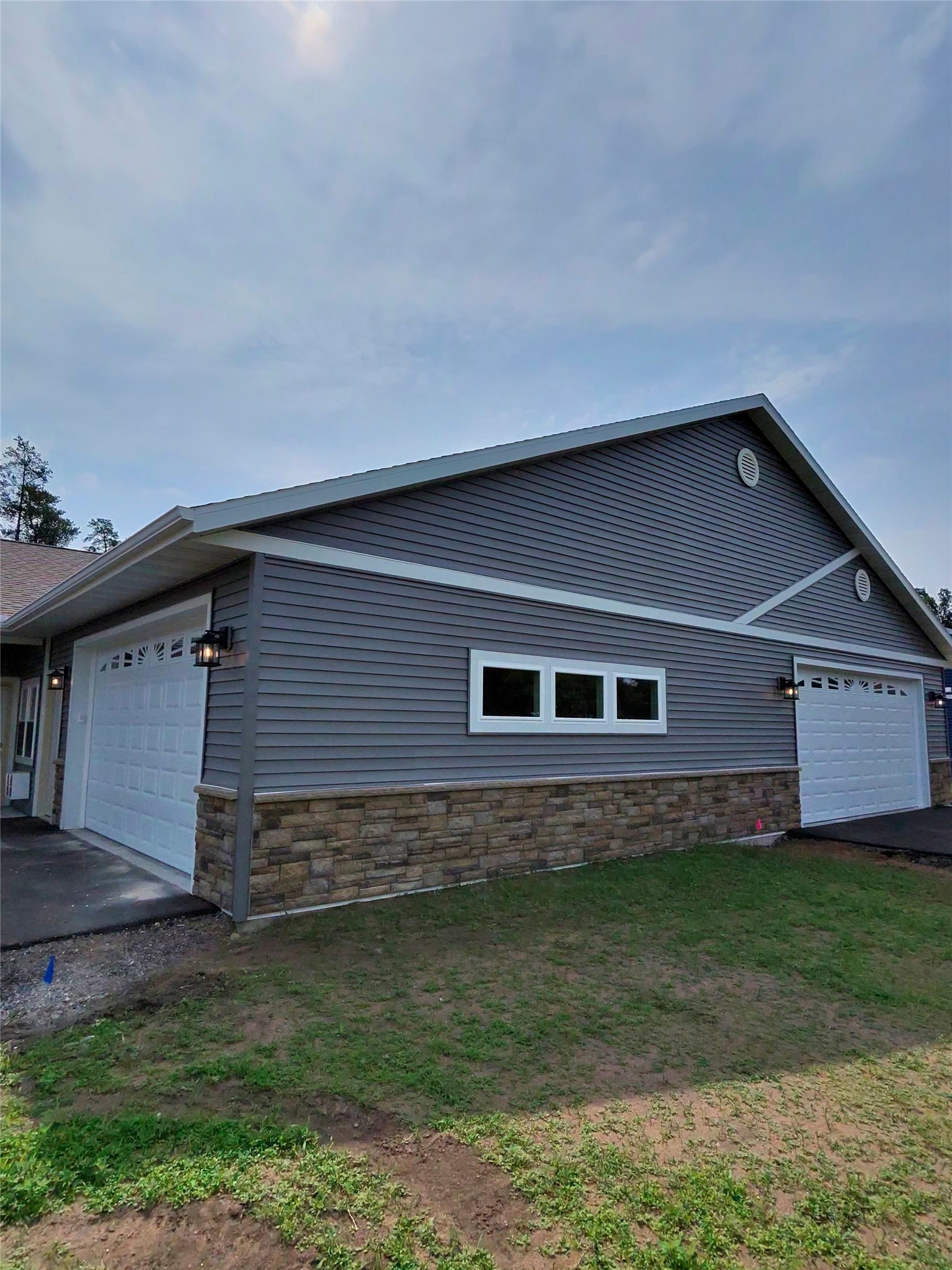 15832 Laura Drive B Property Photo 7