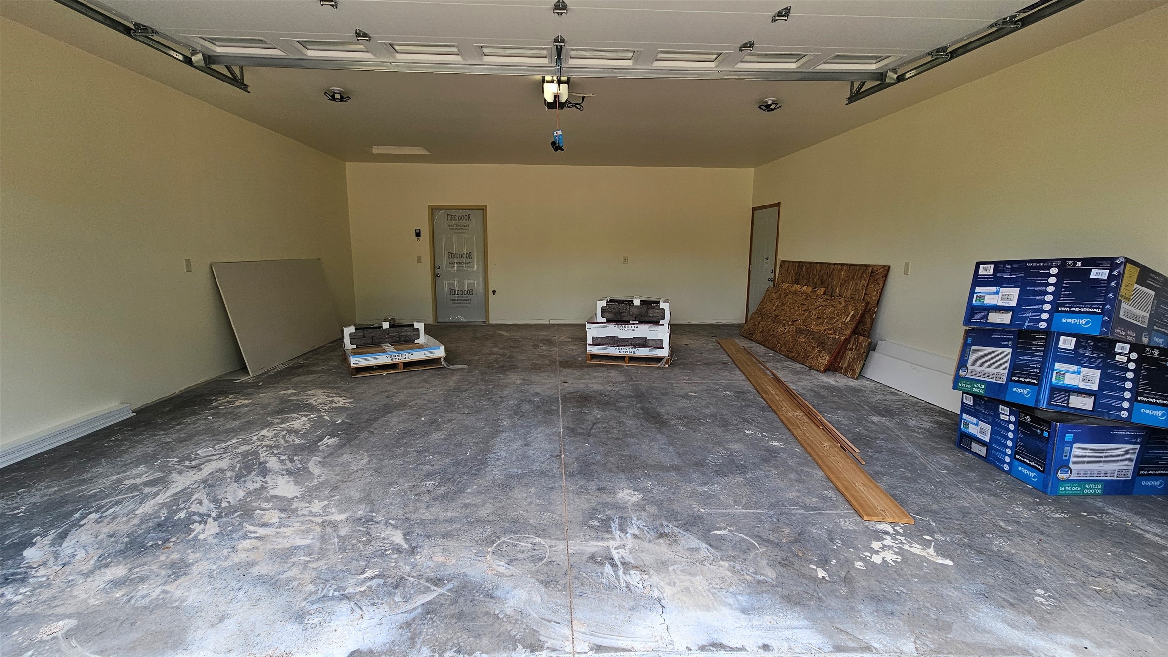 15832 Laura Drive B Property Photo 8