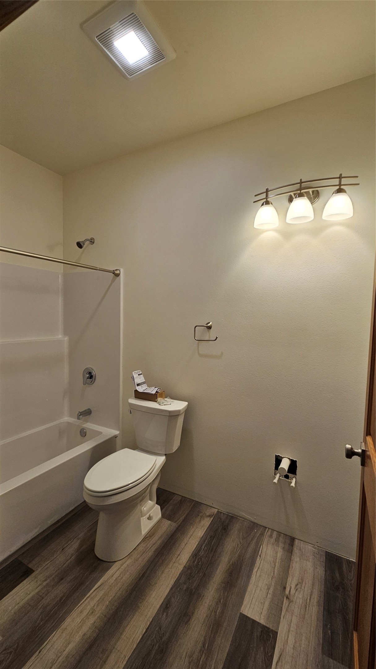 15832 Laura Drive B Property Photo 10