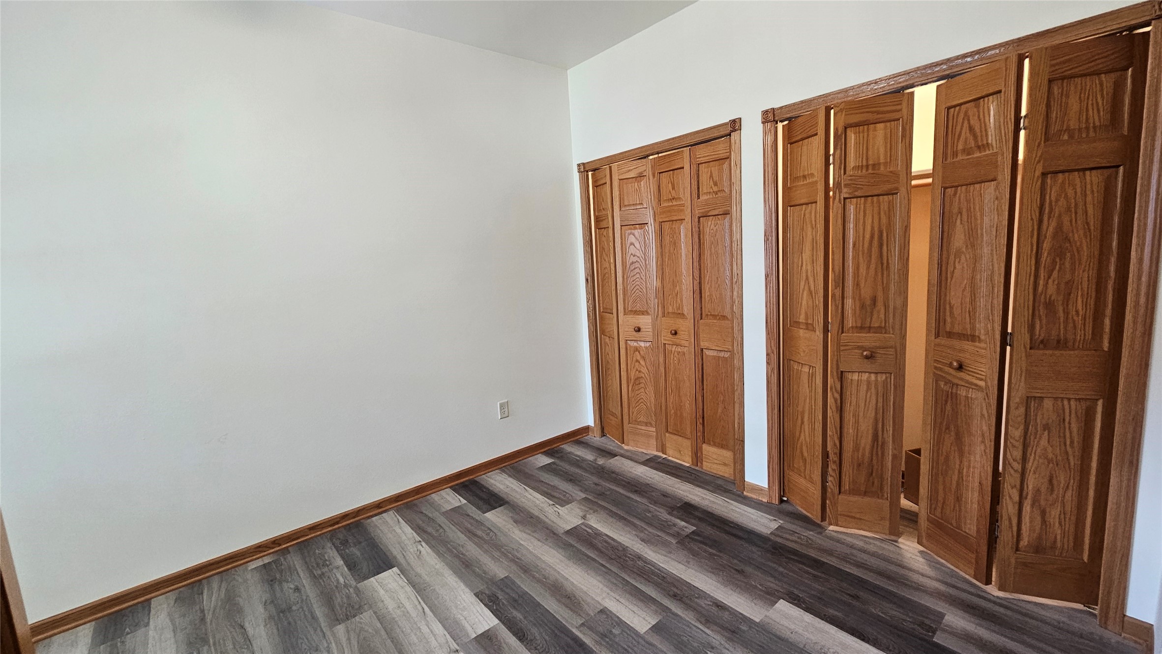 15832 Laura Drive B Property Photo 11