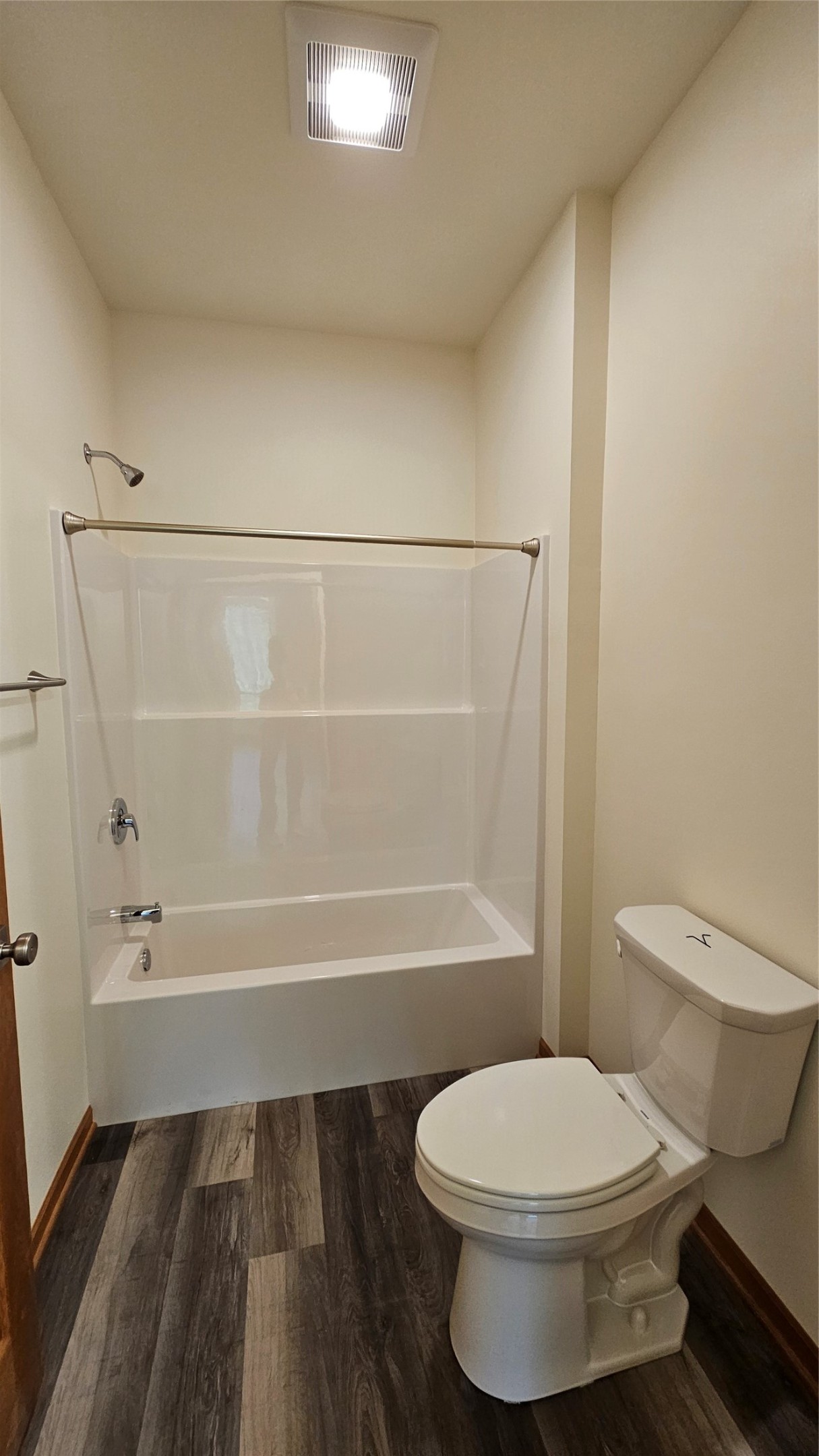15832 Laura Drive B Property Photo 19