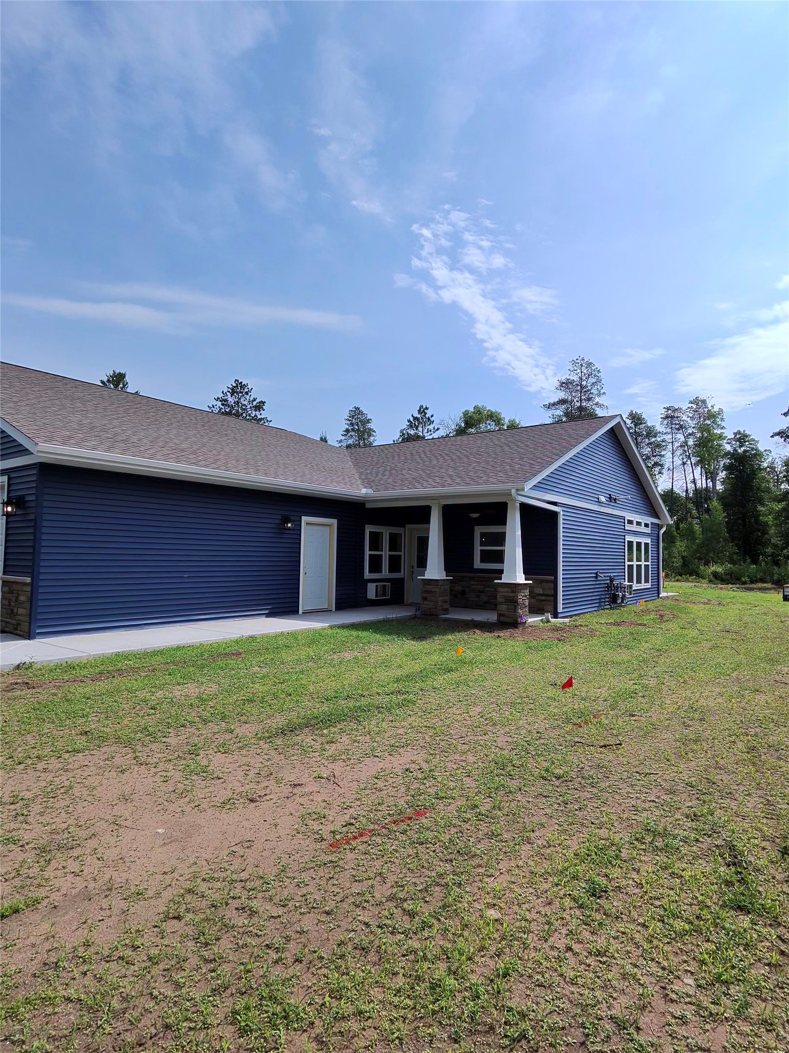 15838 Laura Drive B Property Photo 1