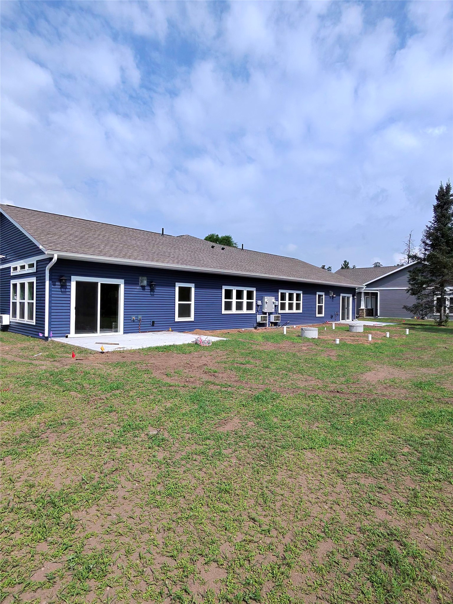 15838 Laura Drive B Property Photo 4