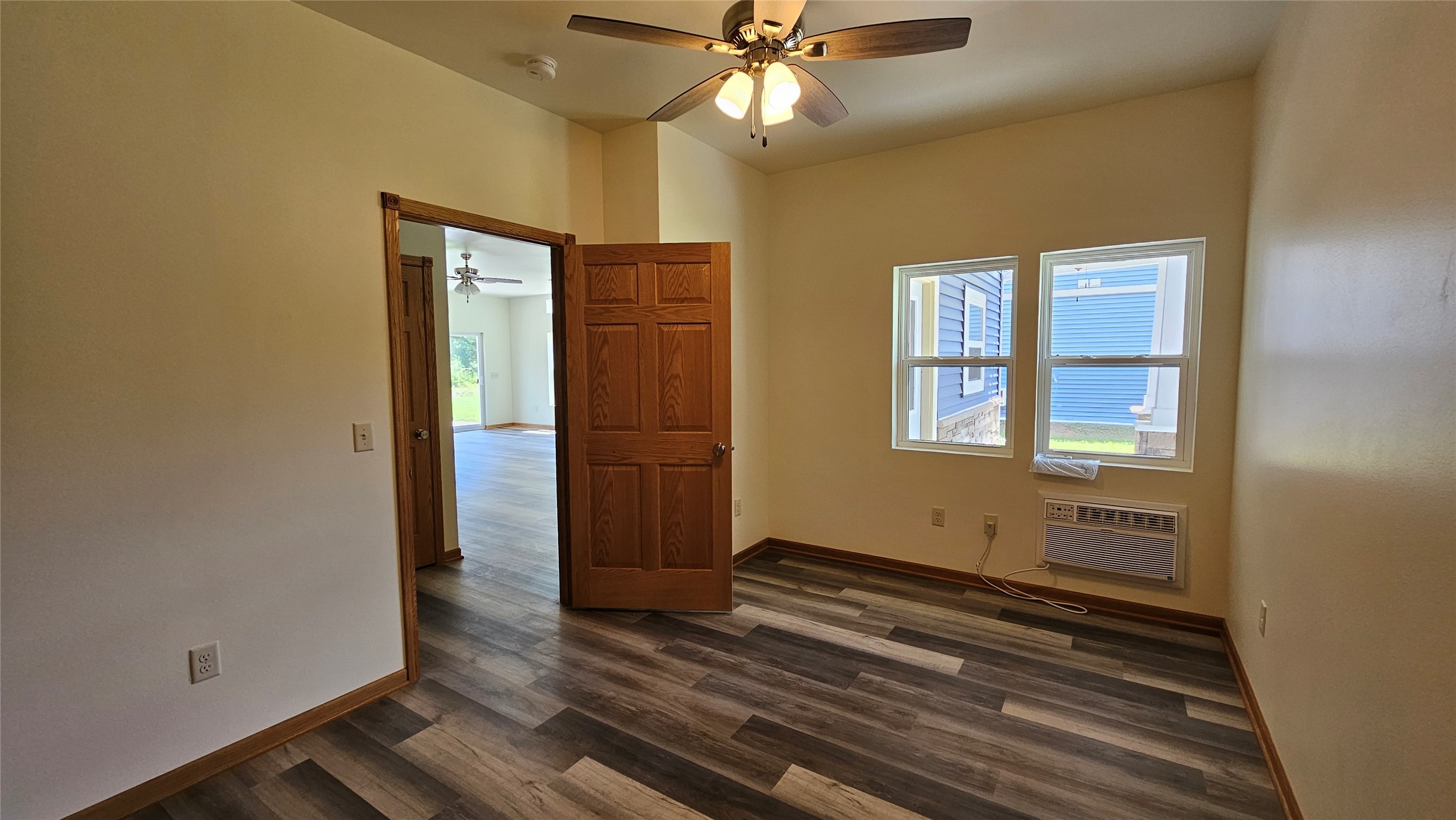 15838 Laura Drive B Property Photo 12