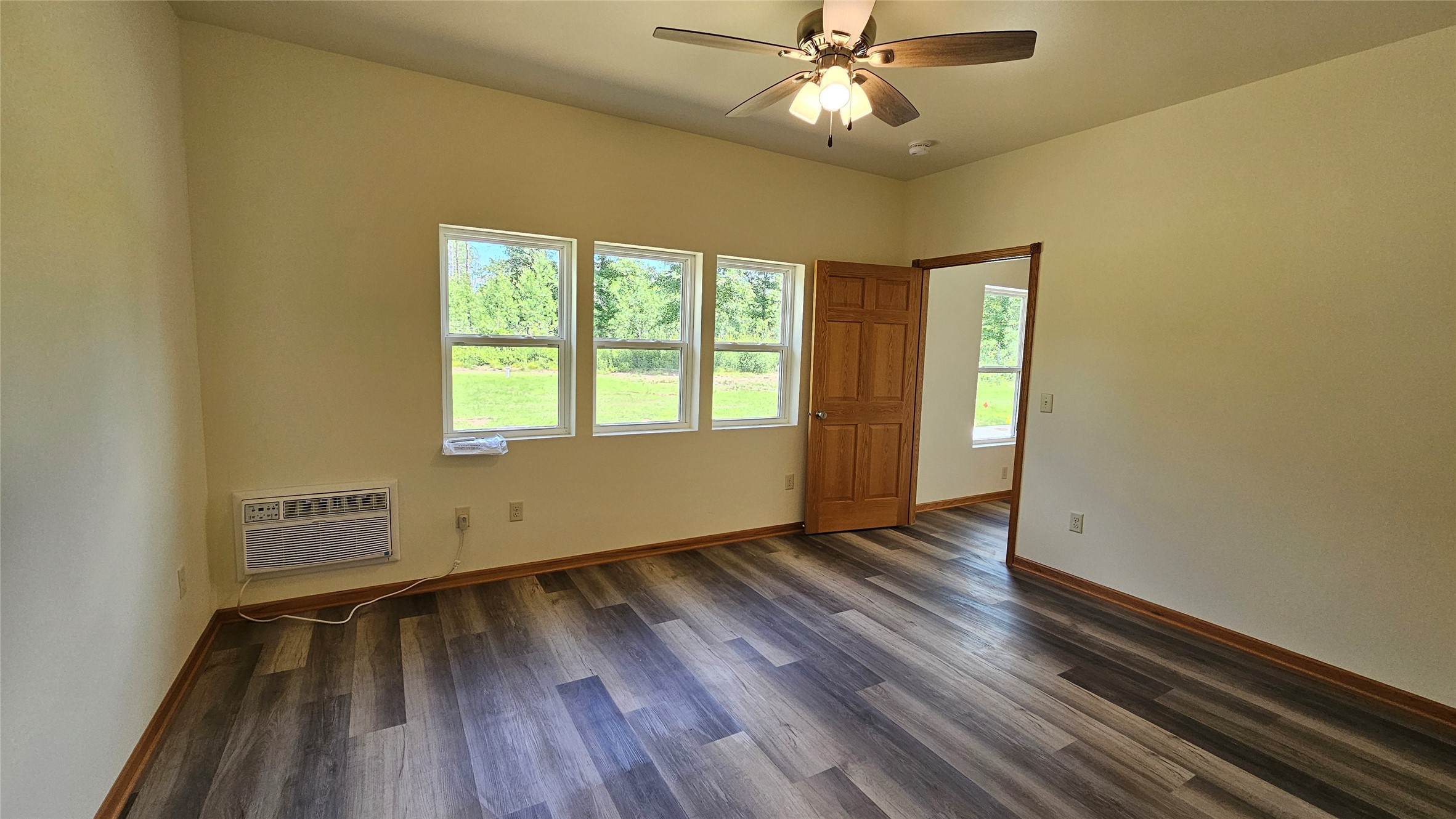 15838 Laura Drive B Property Photo 19
