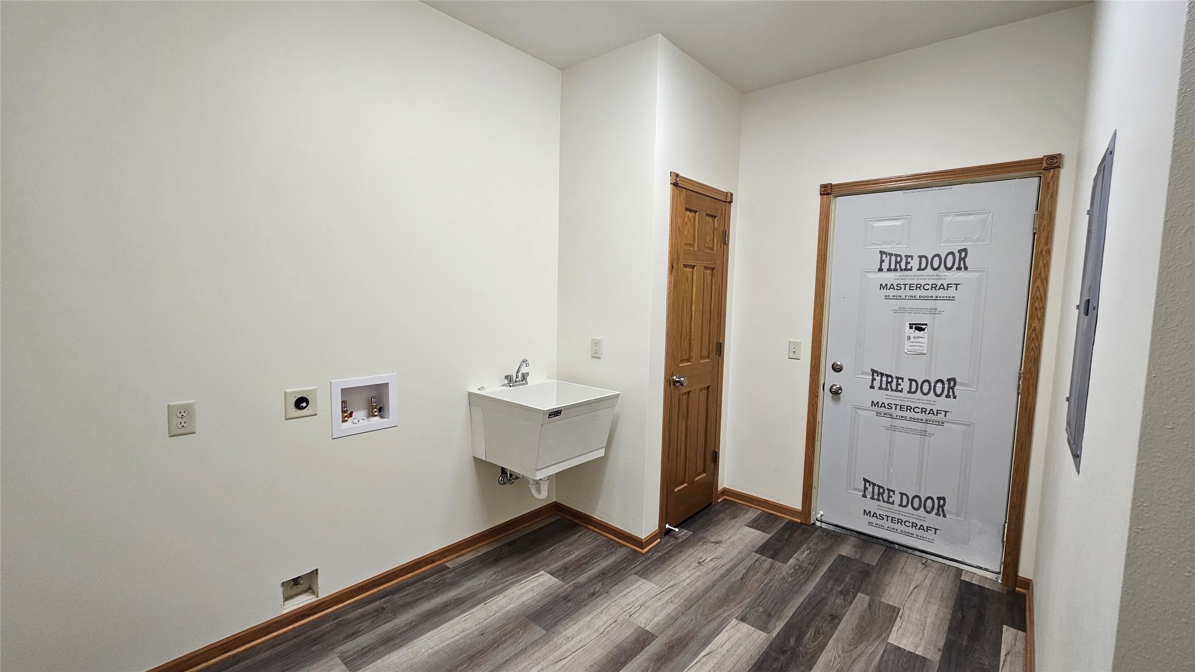 15842 Laura Drive A Property Photo 10