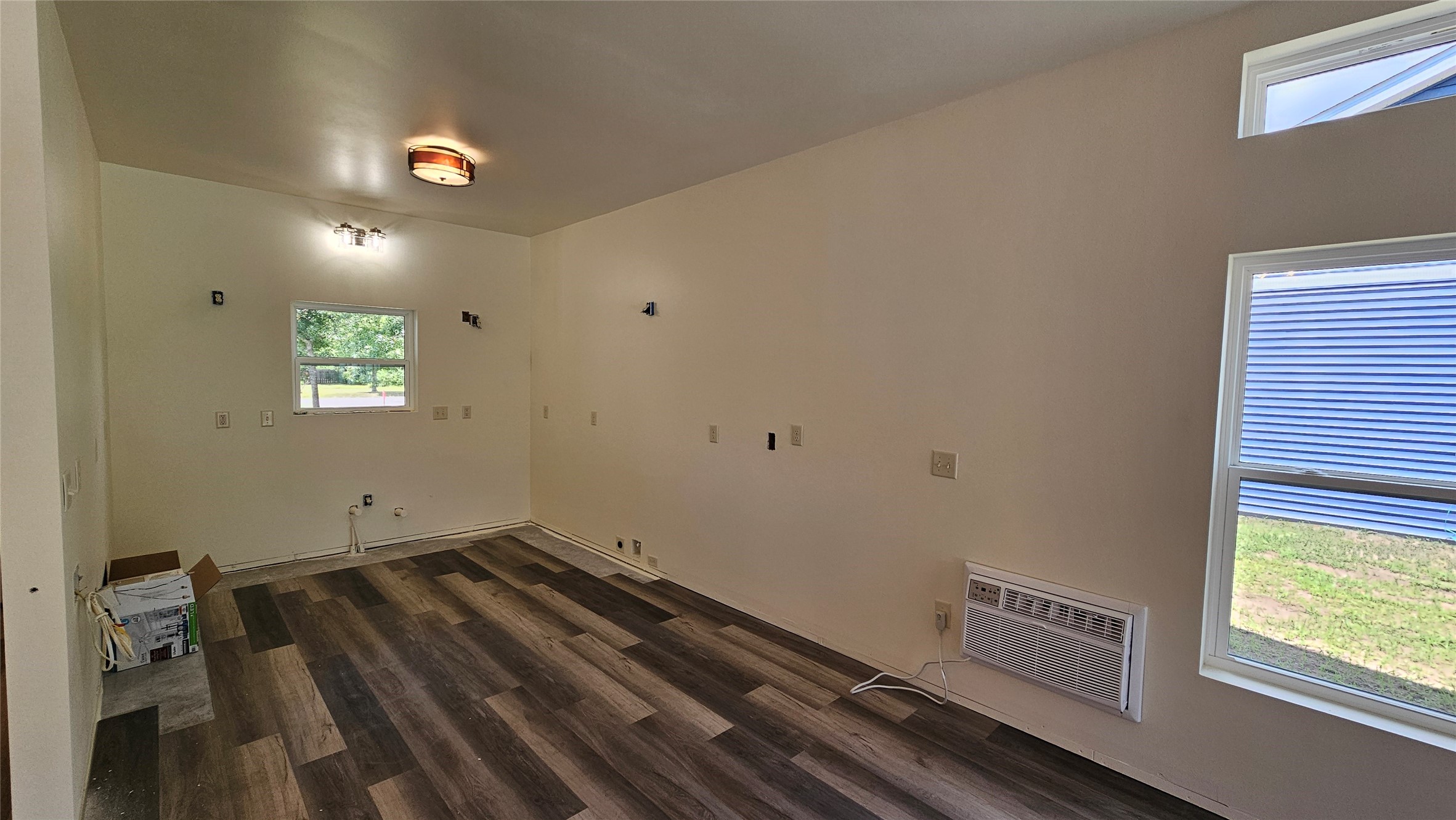 15842 Laura Drive A Property Photo 14