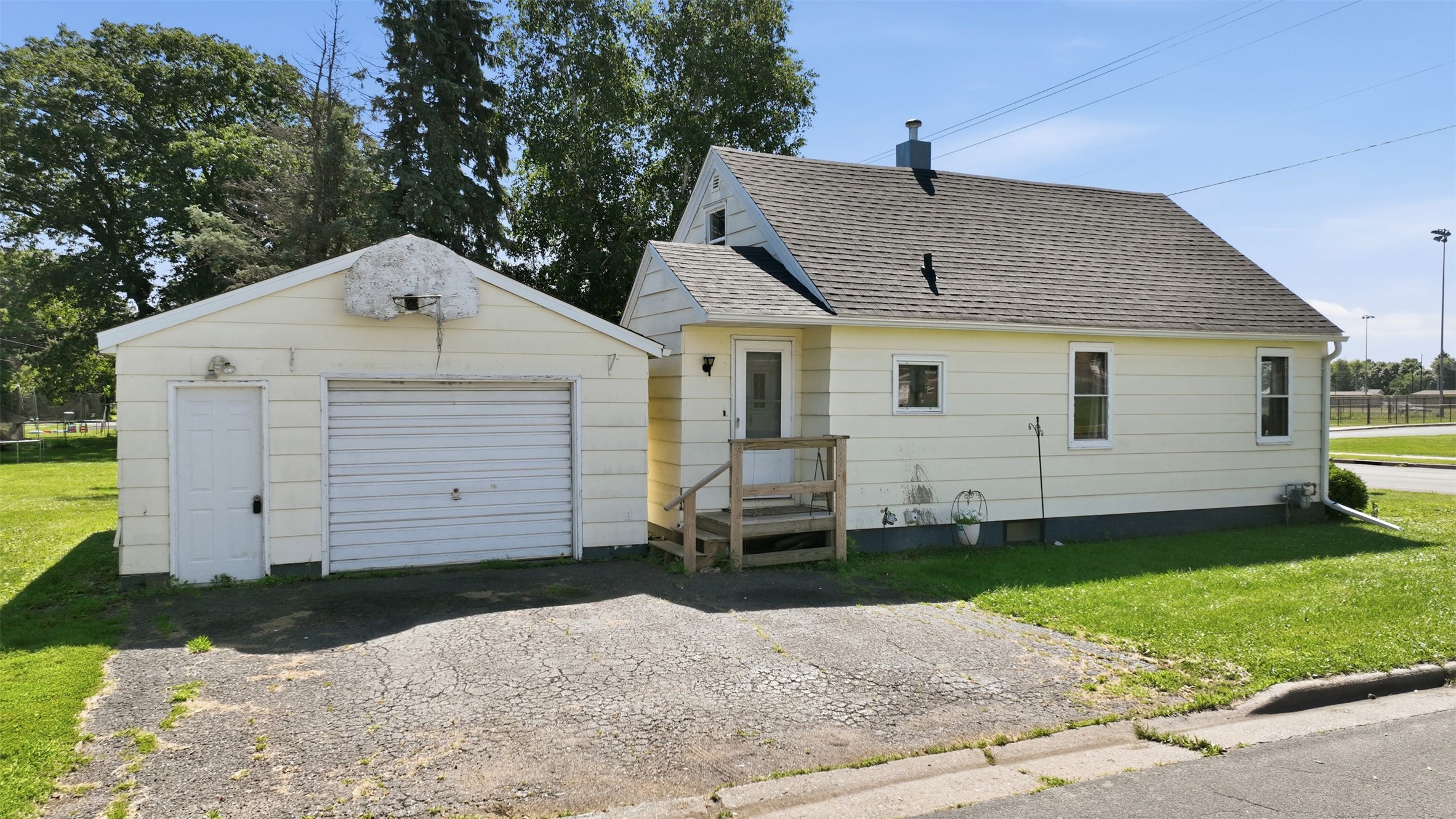 815 Augusta Street Property Photo 5