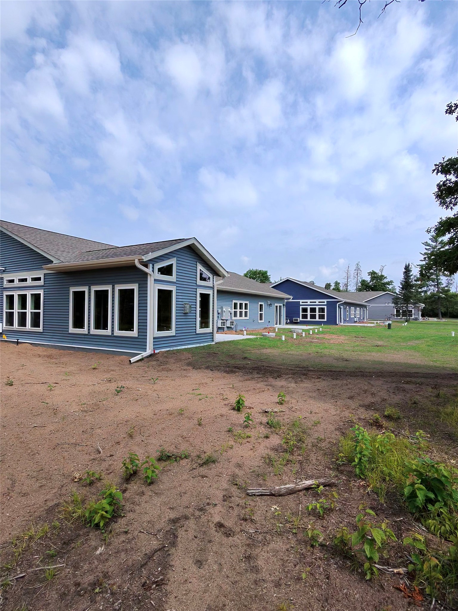 15846 Laura Drive B Property Photo 3