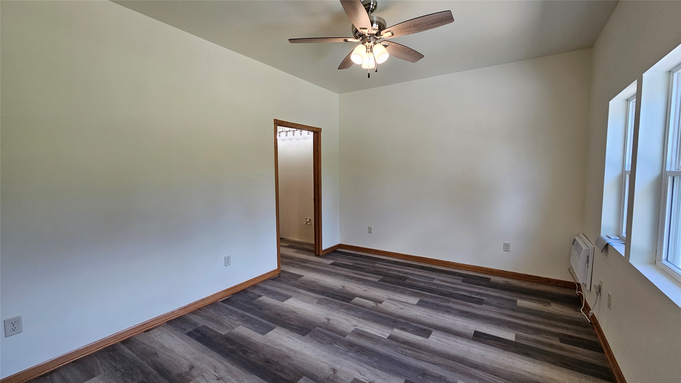 15846 Laura Drive B Property Photo 18