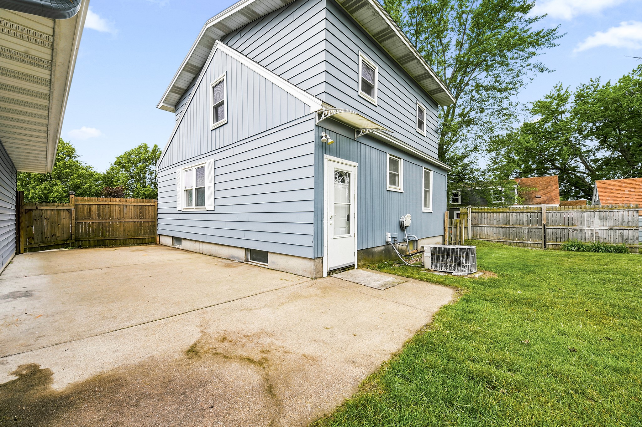 2446 Marquette Street Property Photo 10