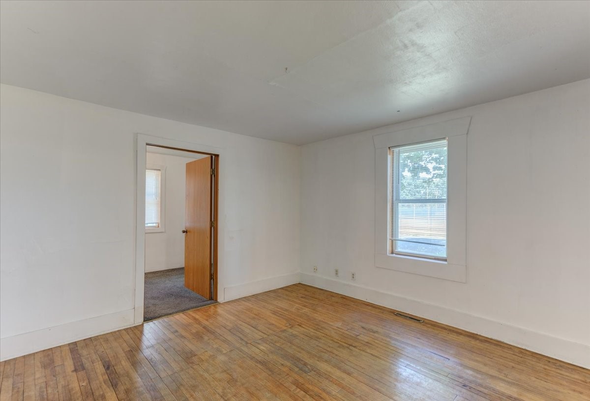 408 18th Avenue E 1 Property Photo 12