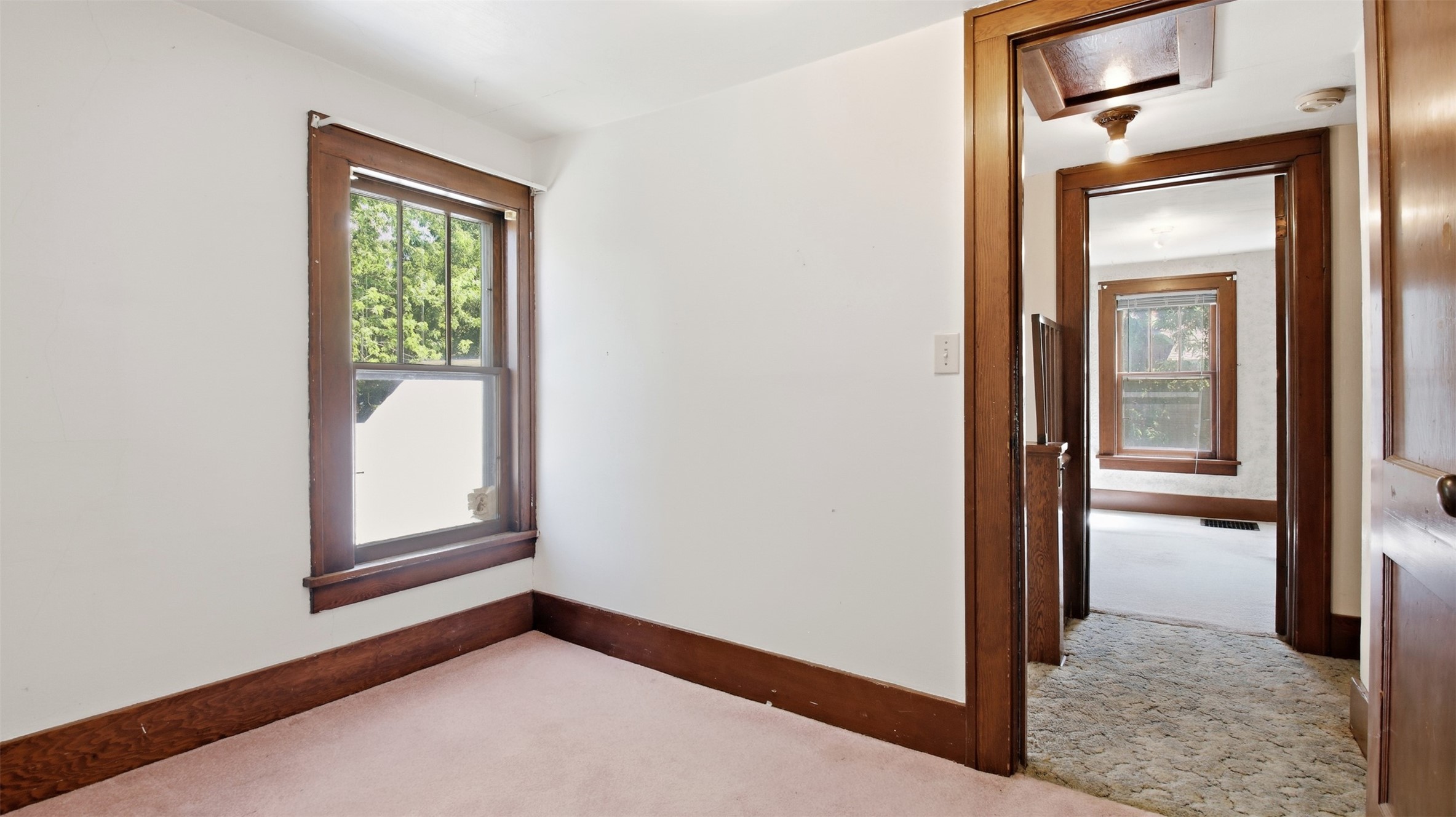 427 E River Avenue Property Photo 16