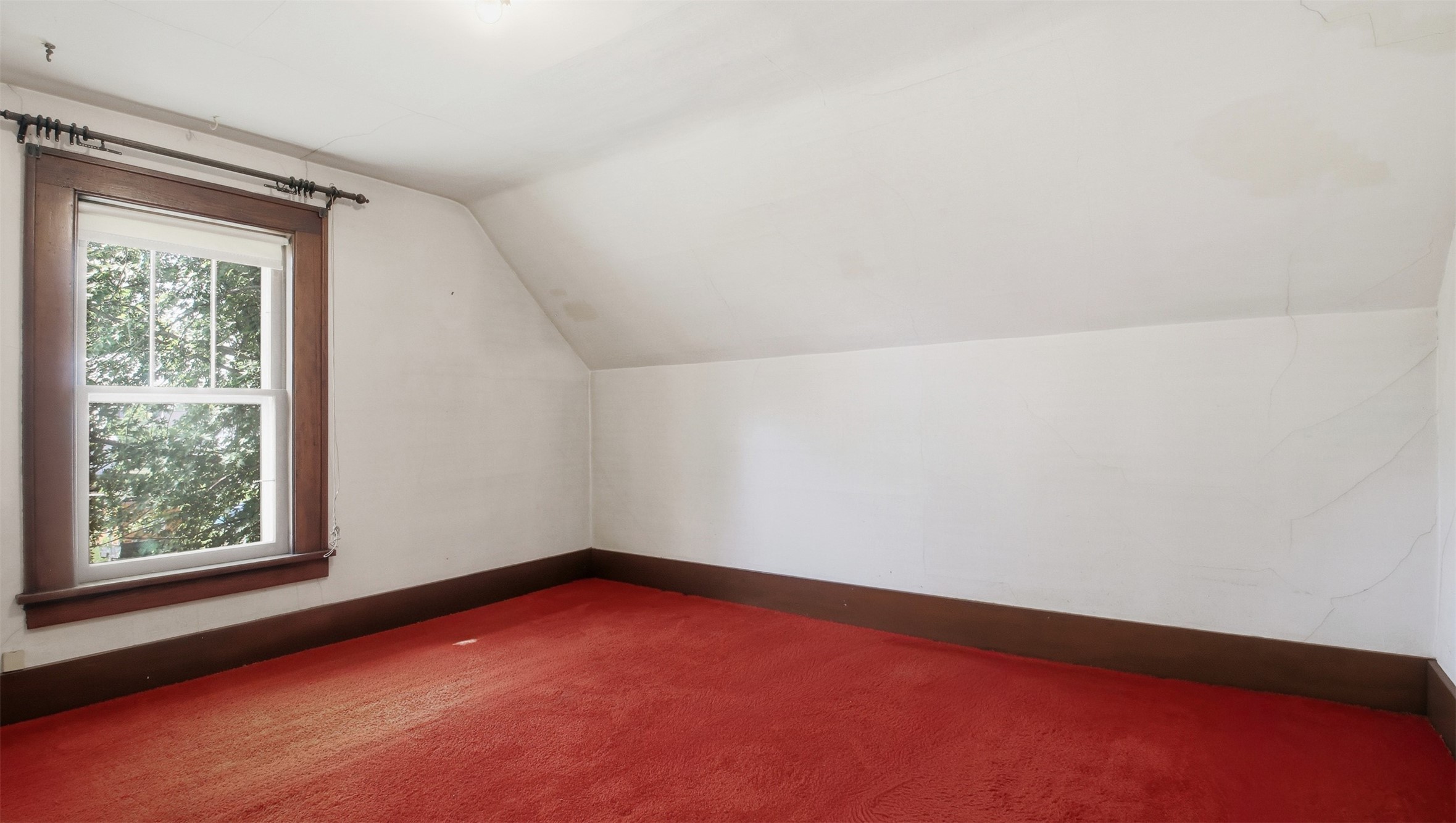 427 E River Avenue Property Photo 19
