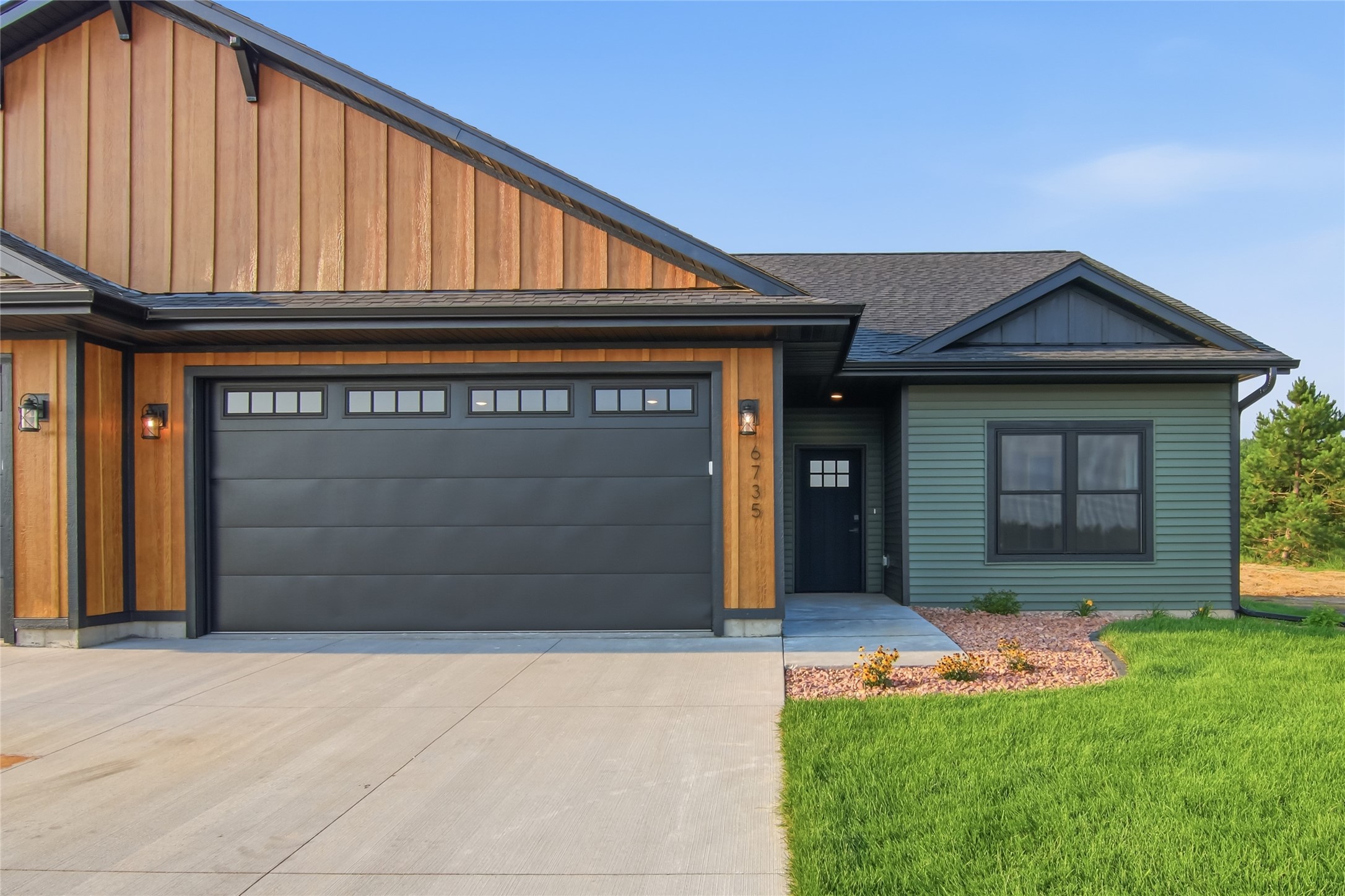 6735 Buck Tail Drive Property Photo 1