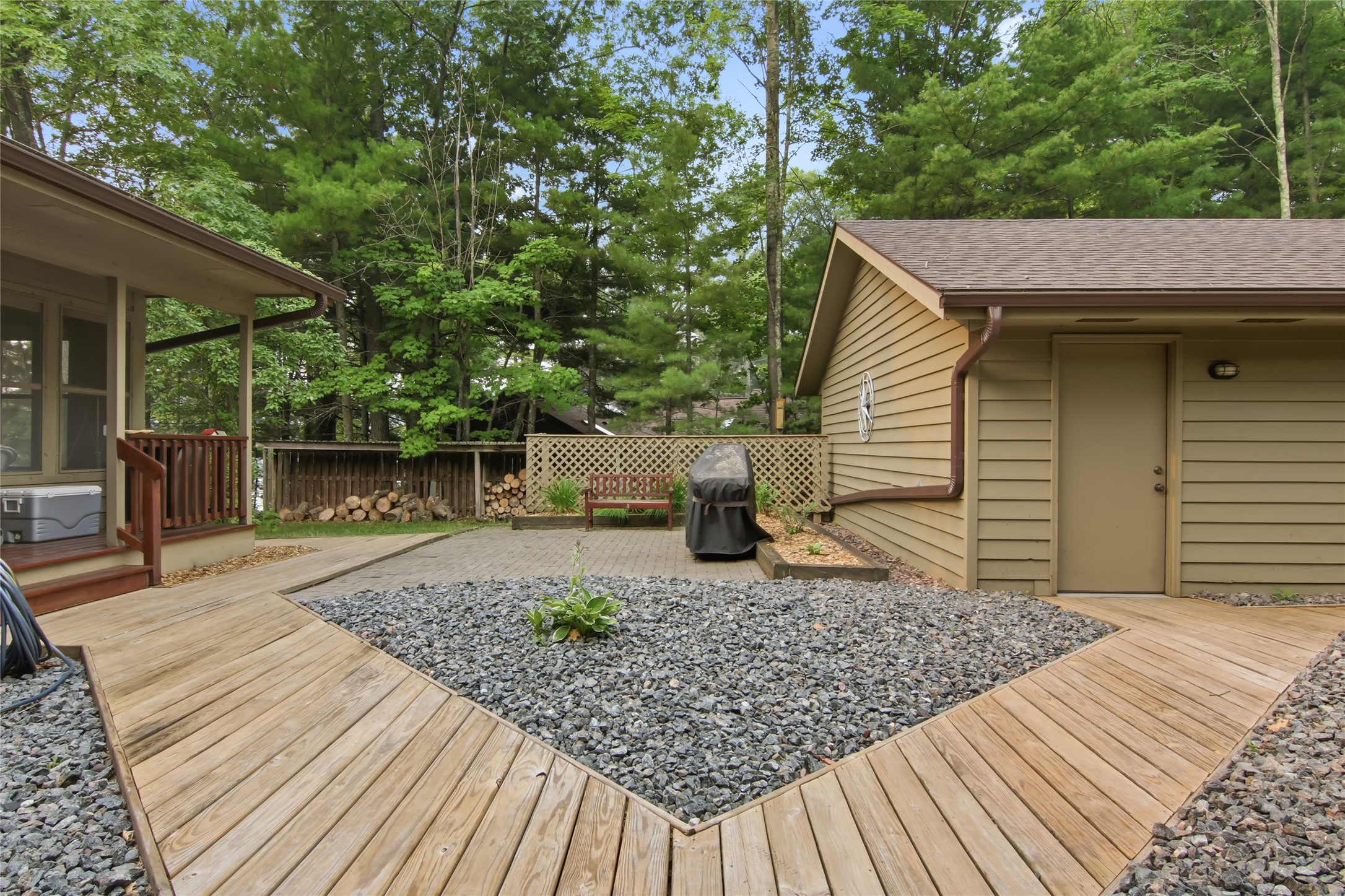 10026n Harnden Road Property Photo 5