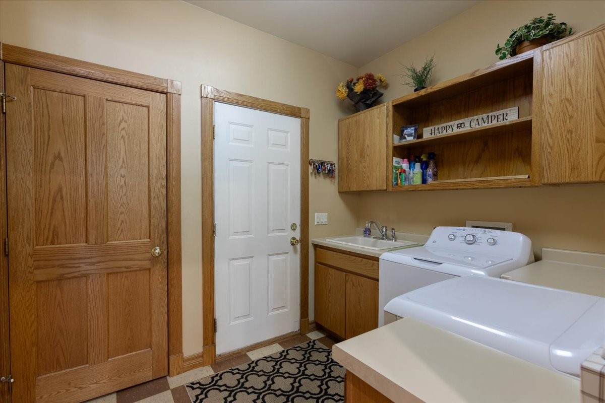 1015 Prairie Circle Property Photo 24