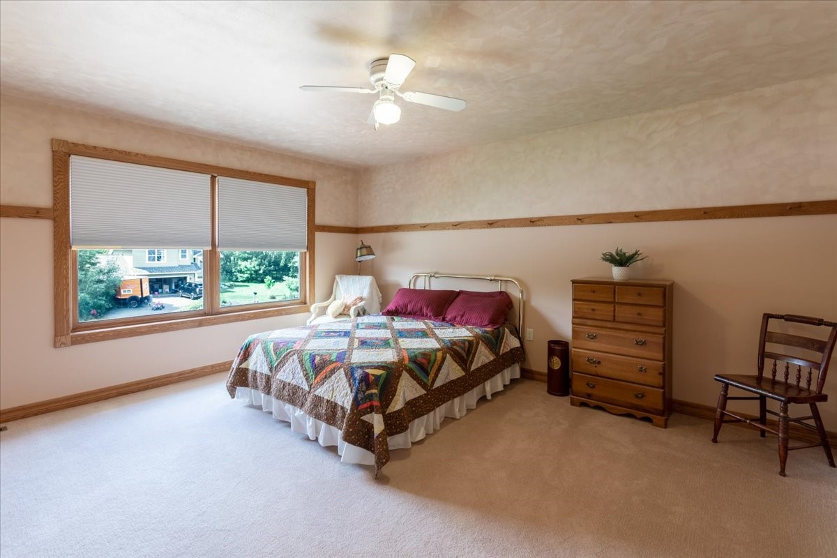 1015 Prairie Circle Property Photo 32