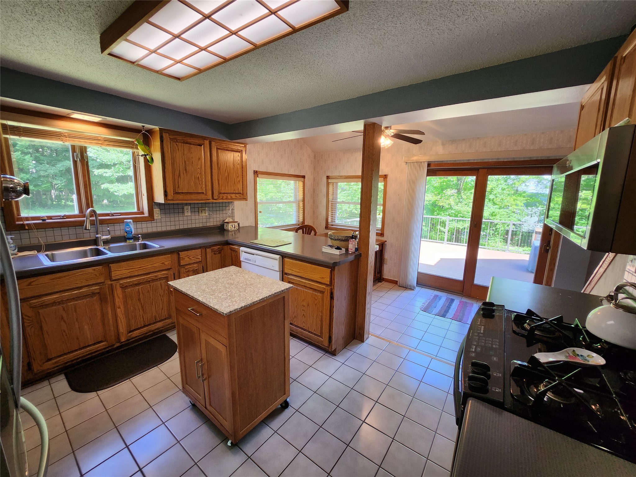 16799 W Maple Terrace Drive Property Photo 4