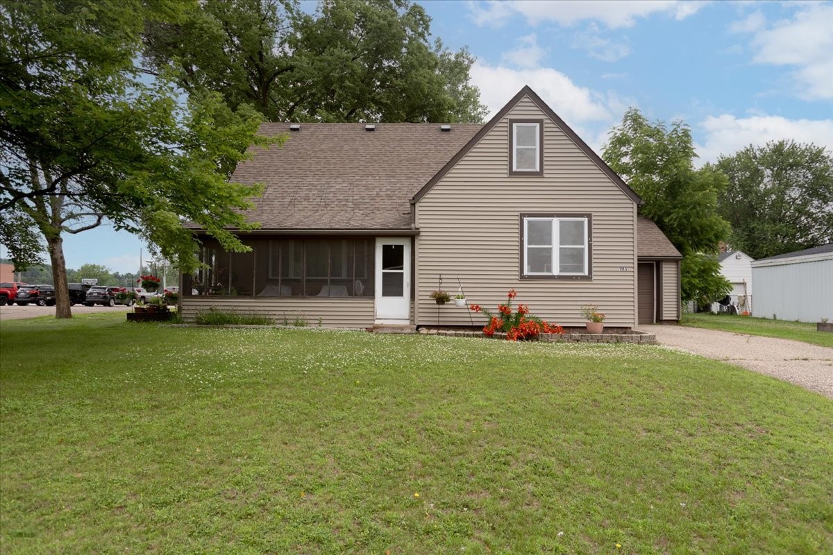 1113 Main Street Property Photo 1