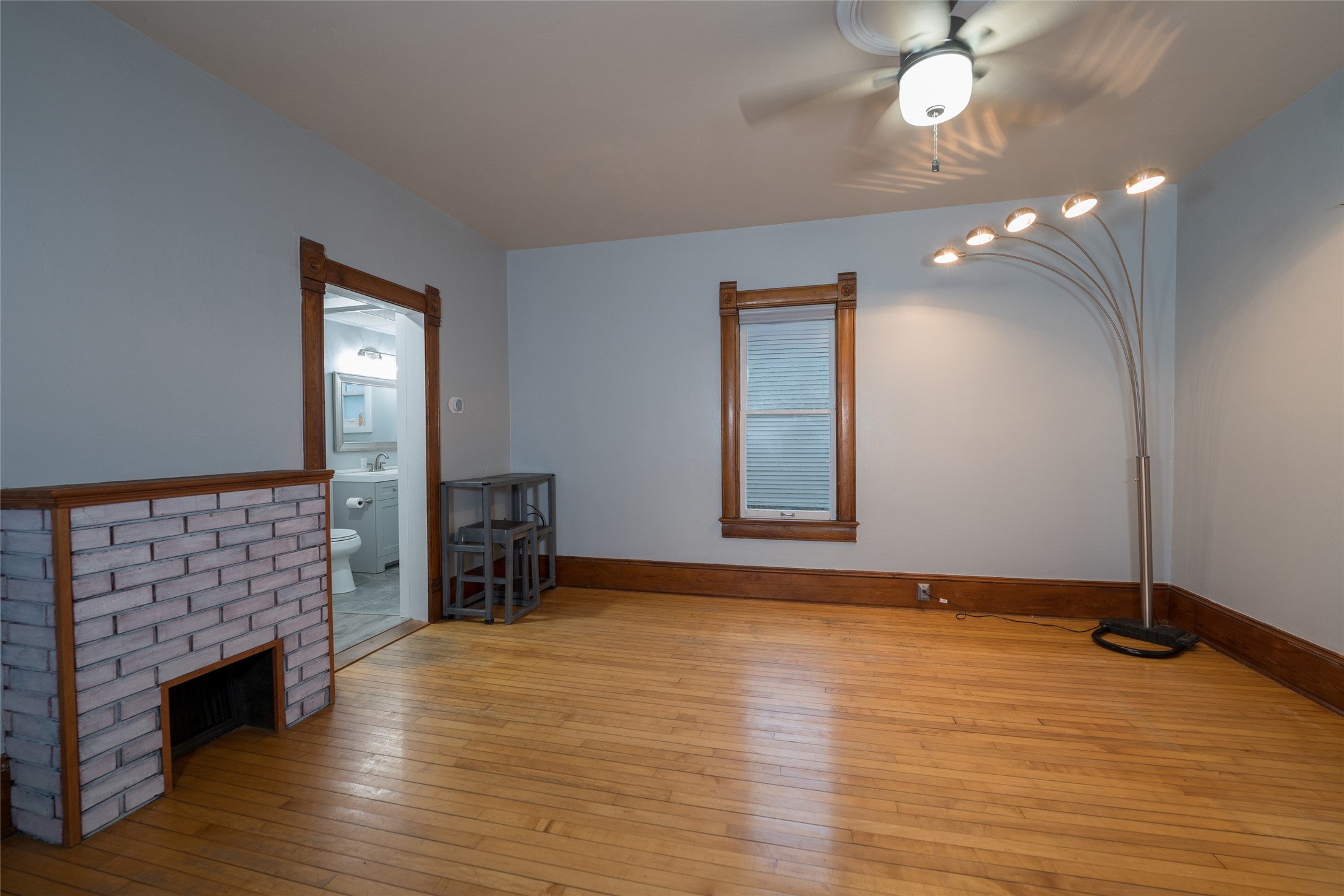 205 E Hudson Street Property Photo 9