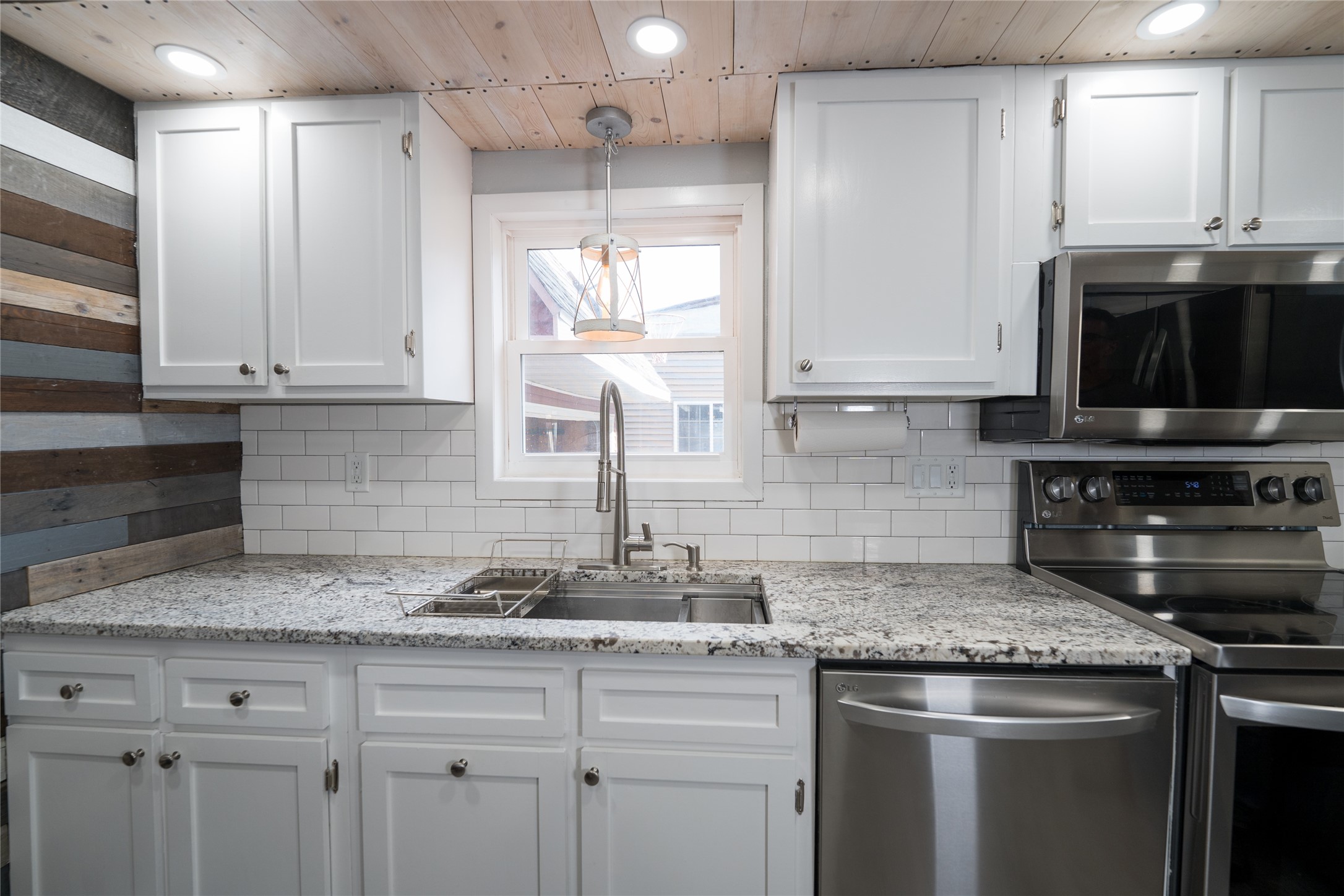 205 E Hudson Street Property Photo 16
