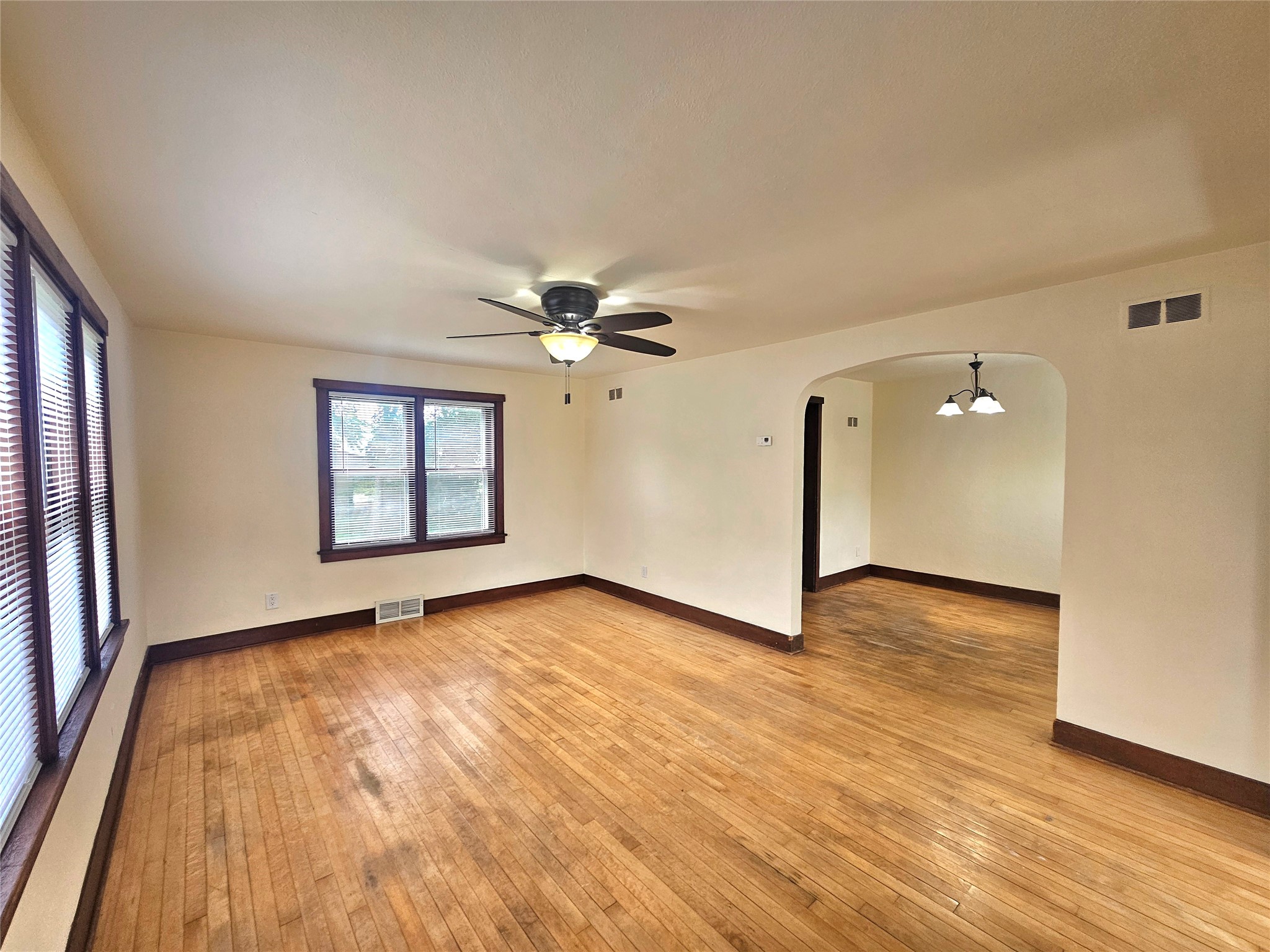 519 W Oak Street Property Photo 16