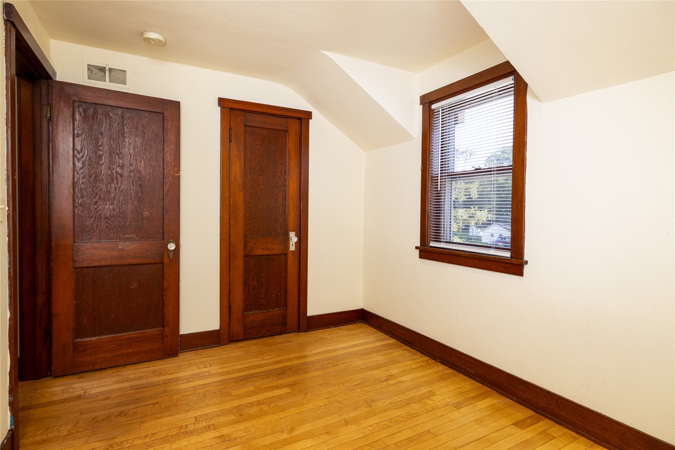 519 W Oak Street Property Photo 29