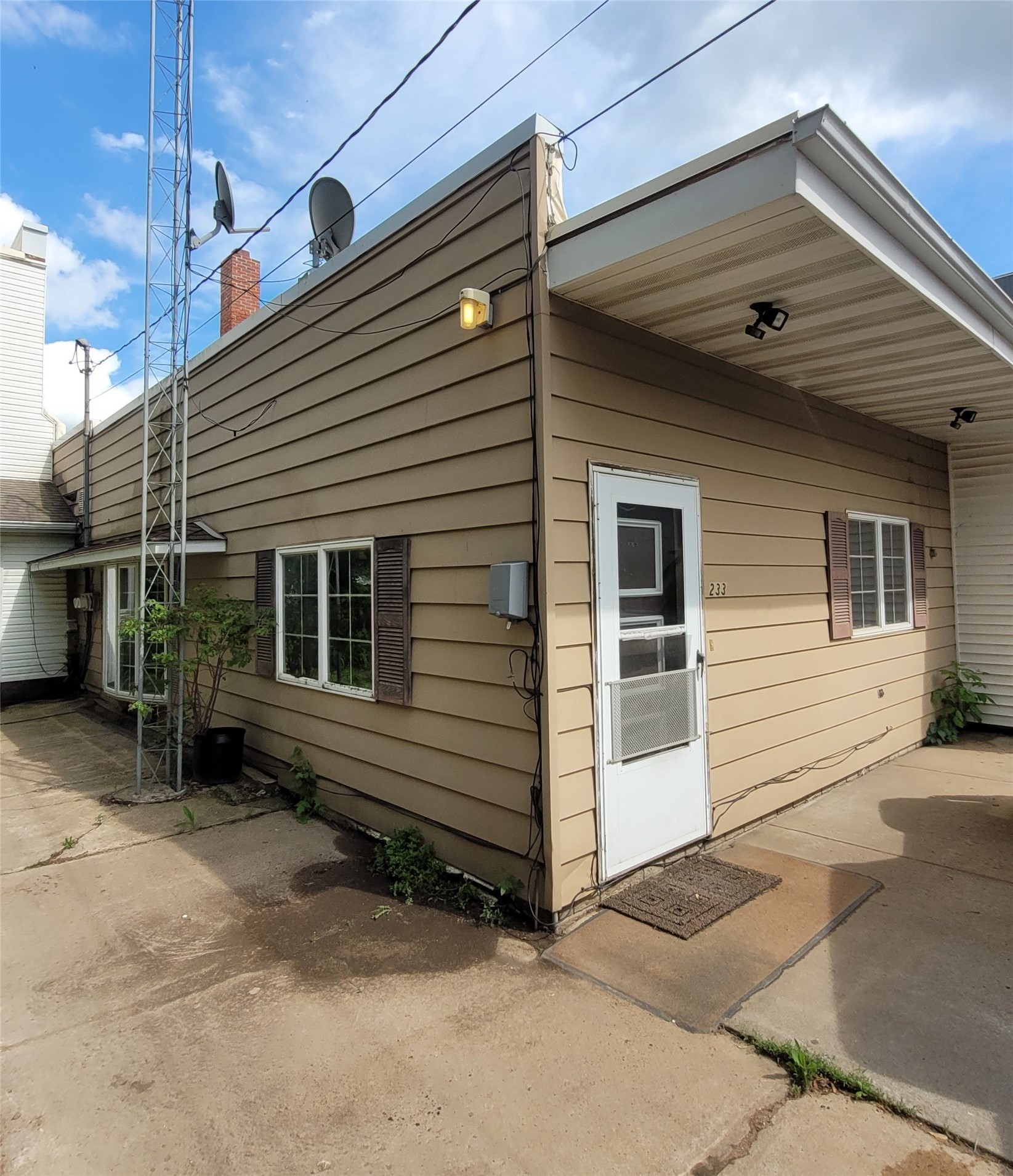 1603065 Property Photo 3