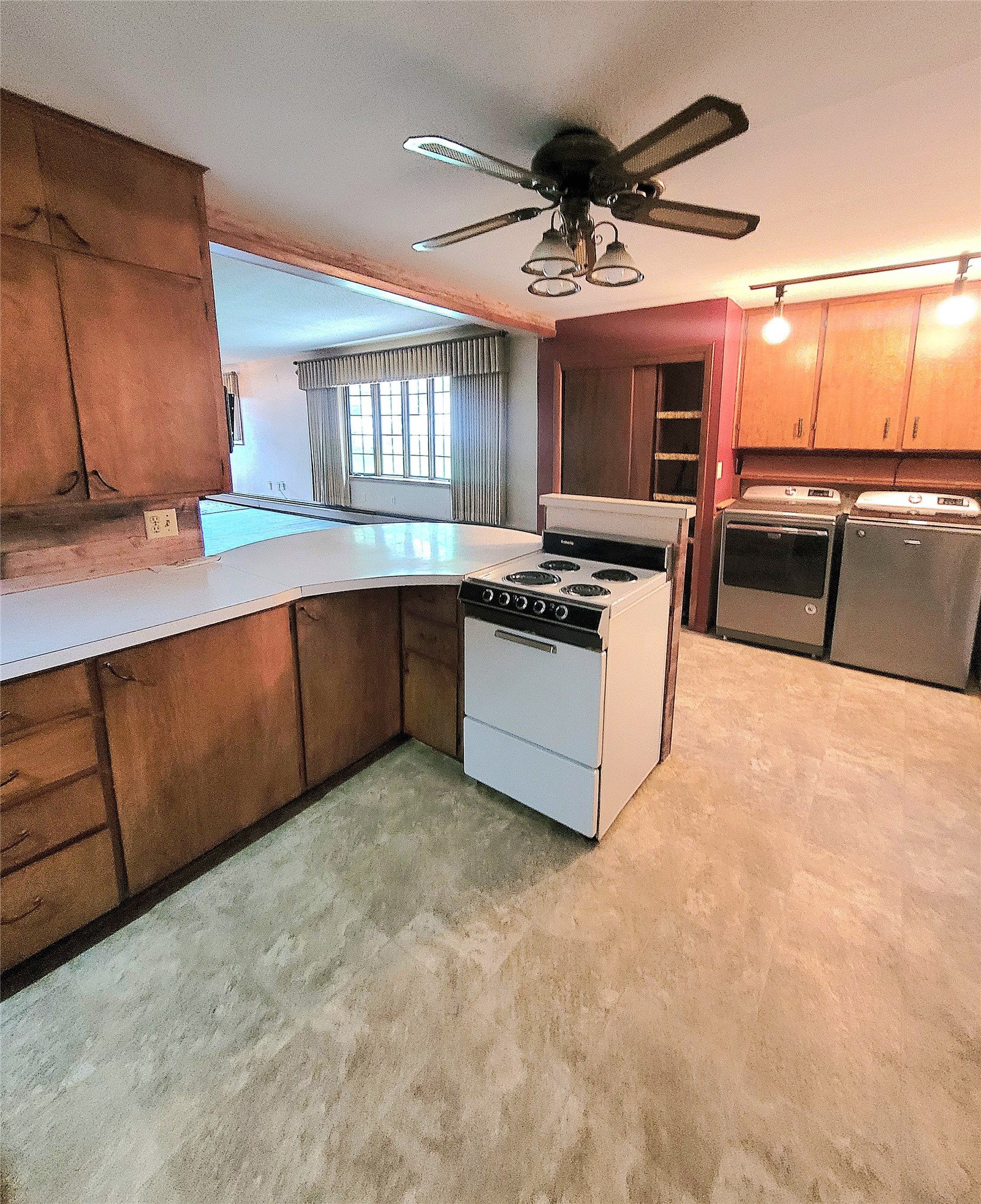 1603065 Property Photo 9
