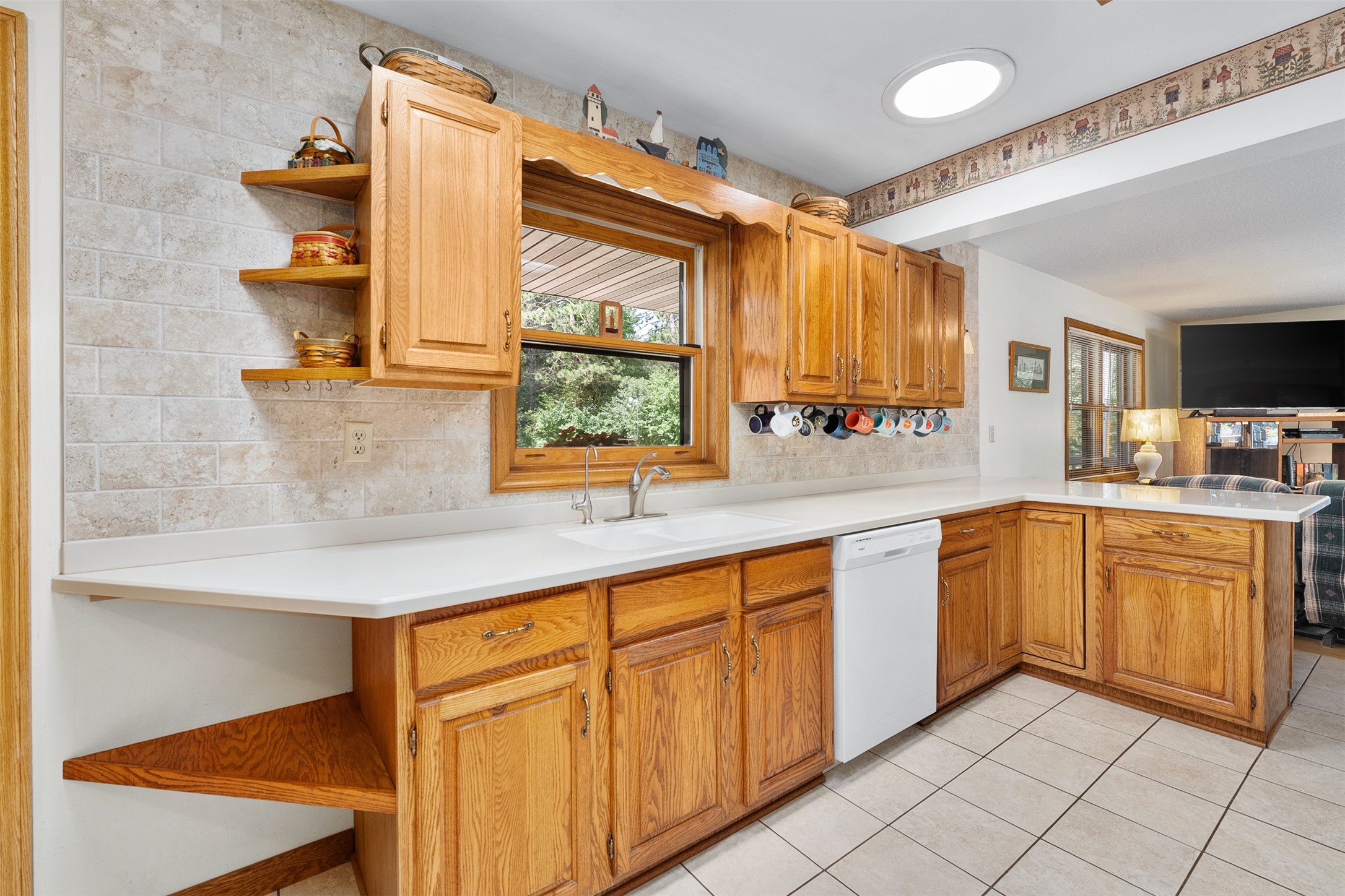5991 North Shore Drive Property Photo 7