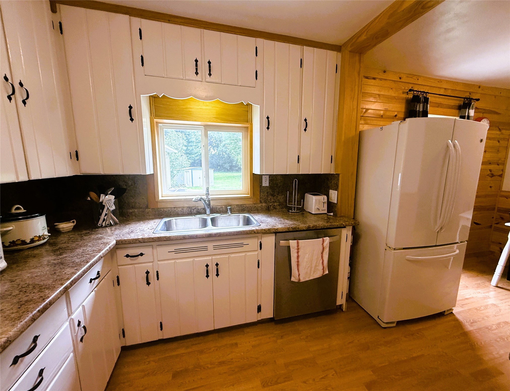 618 Park Avenue E Property Photo 2