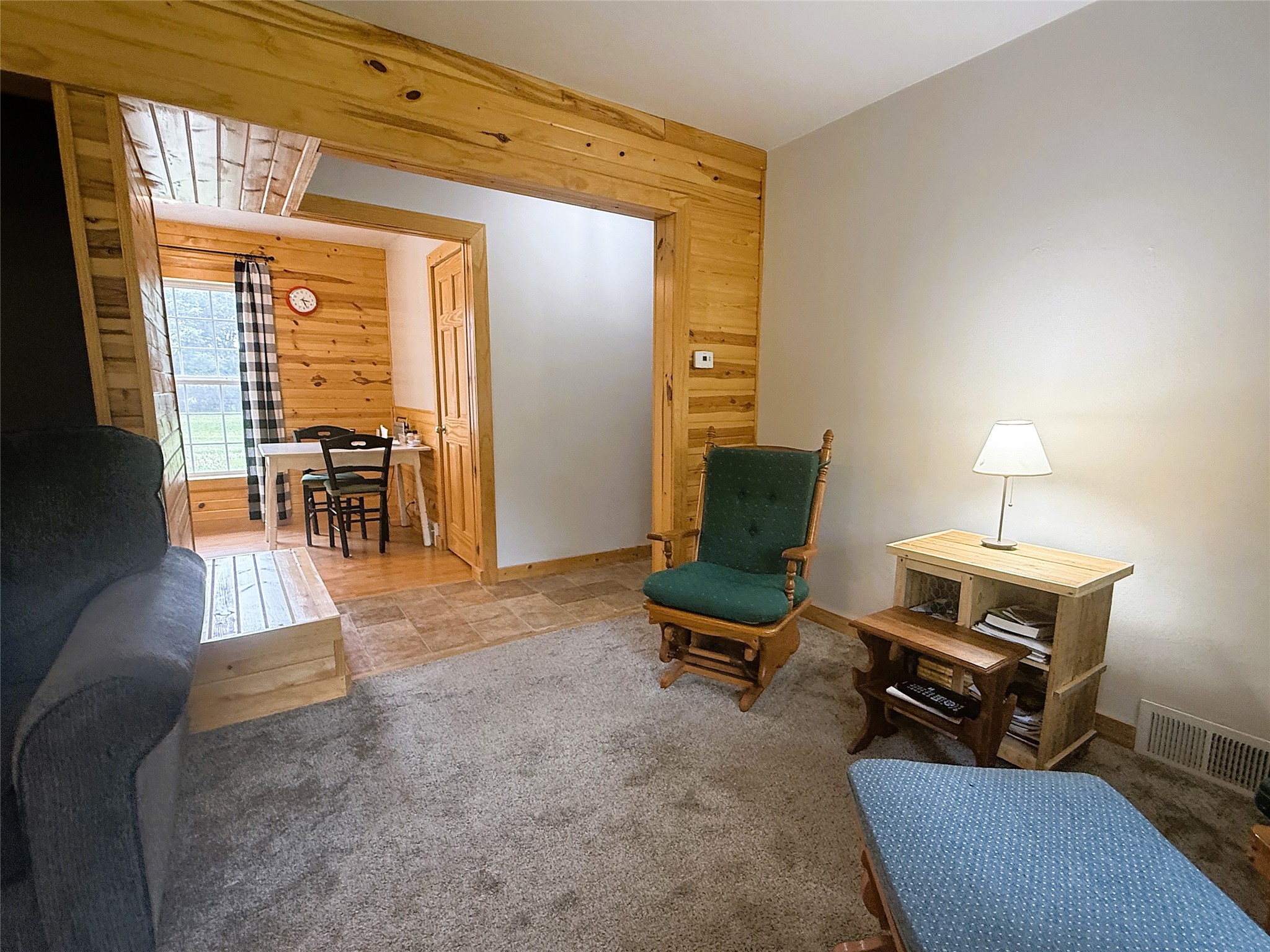 618 Park Avenue E Property Photo 5