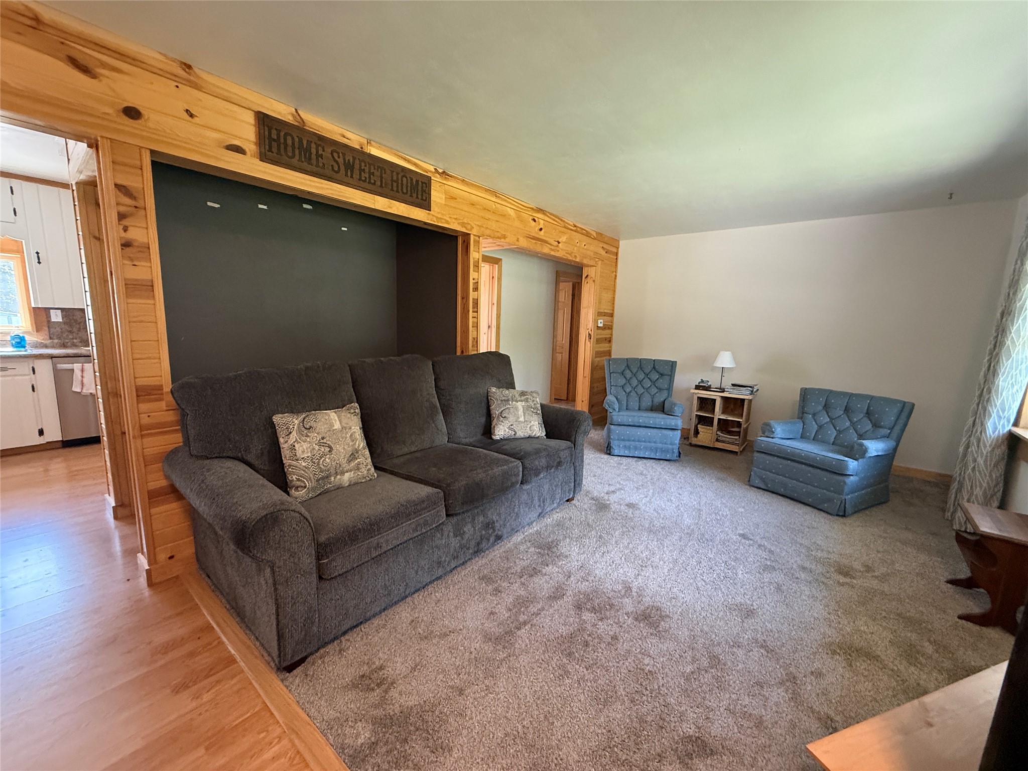 618 Park Avenue E Property Photo 9