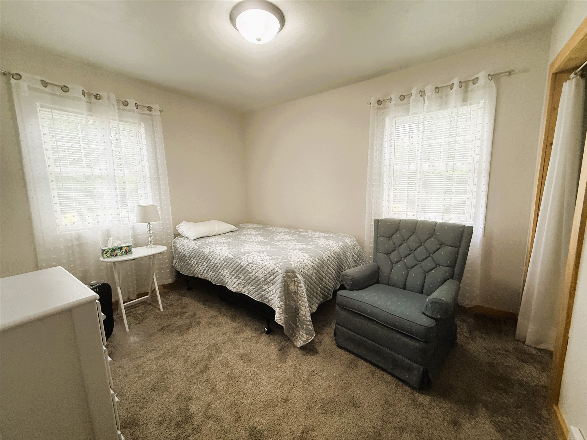 618 Park Avenue E Property Photo 13