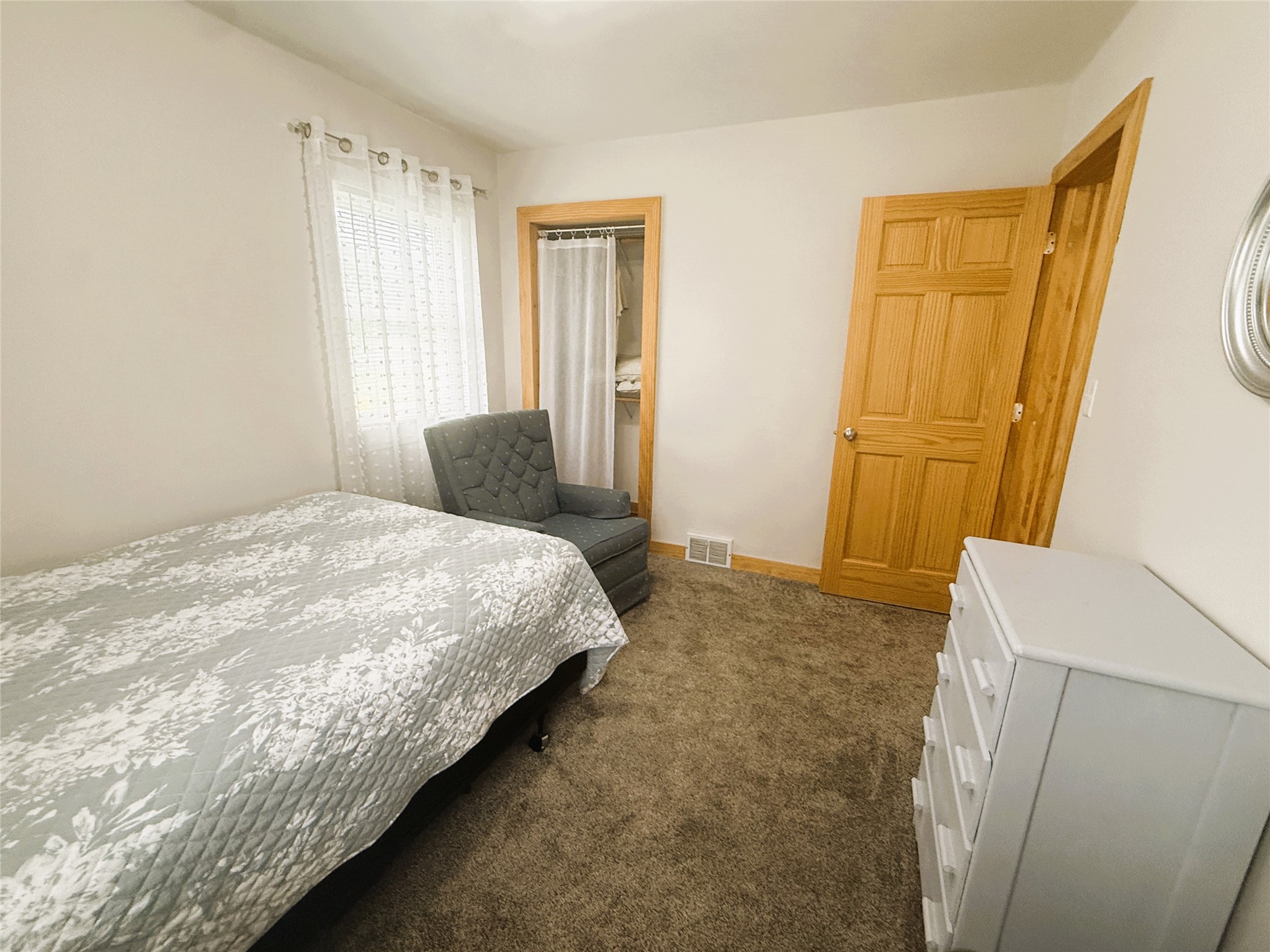 618 Park Avenue E Property Photo 16