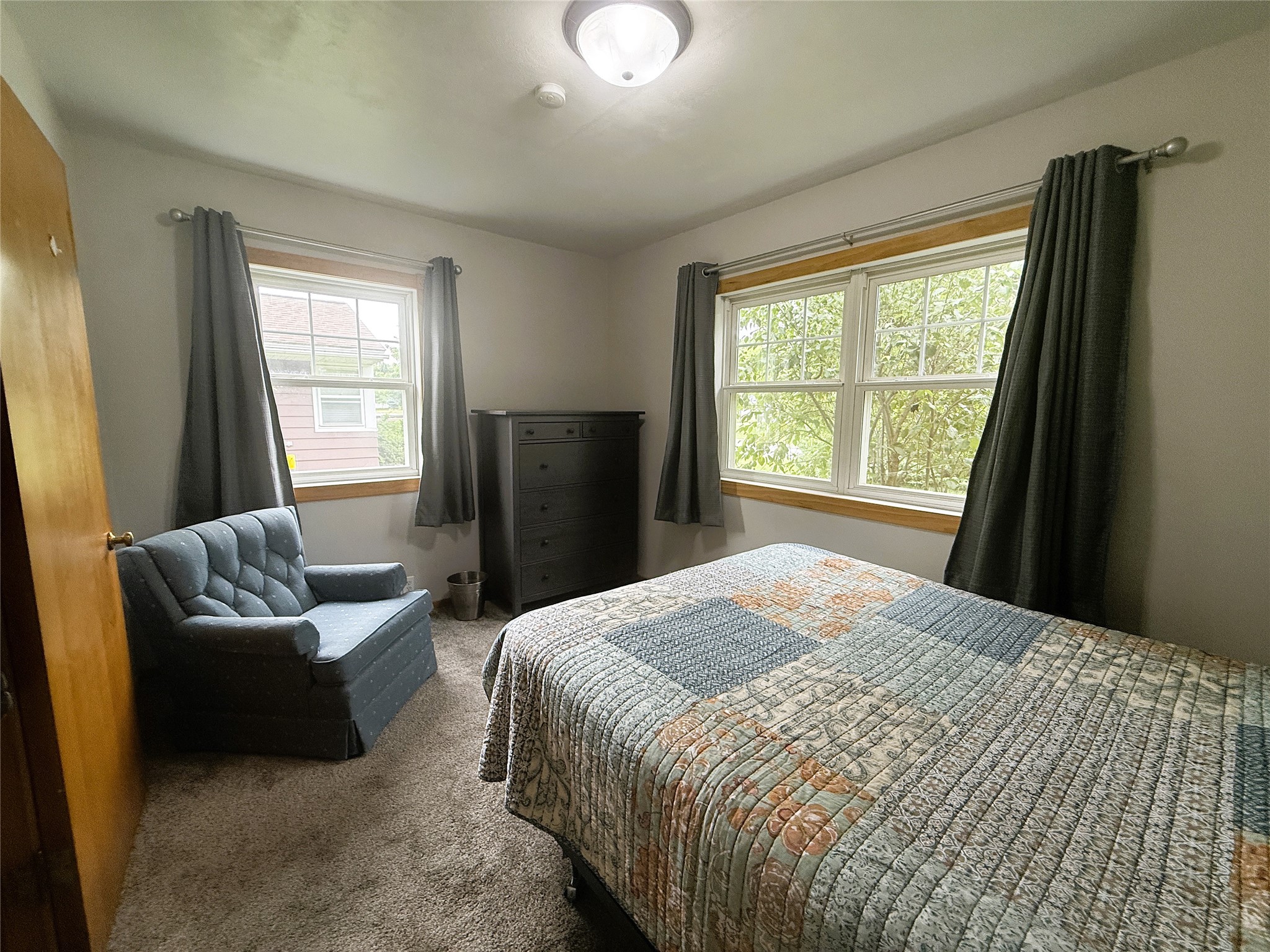 618 Park Avenue E Property Photo 17