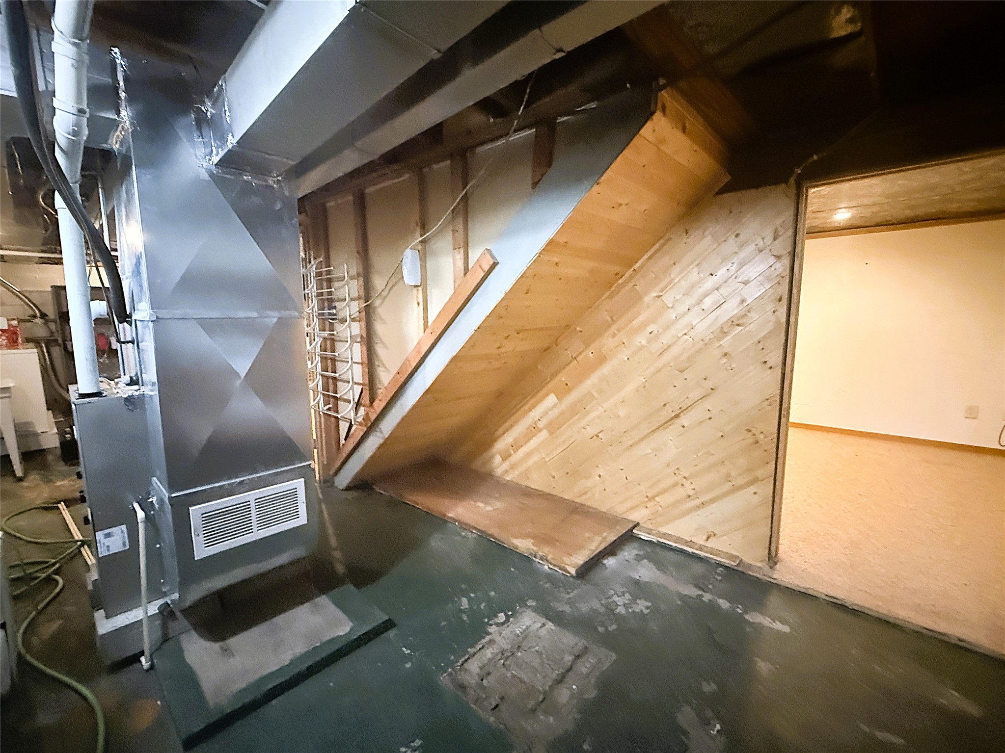 618 Park Avenue E Property Photo 22