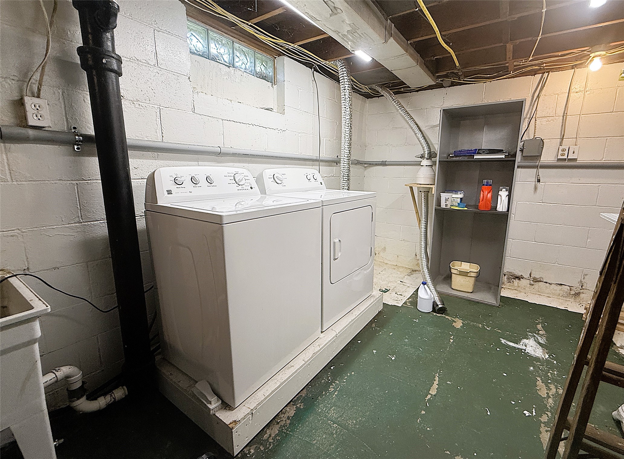 618 Park Avenue E Property Photo 23